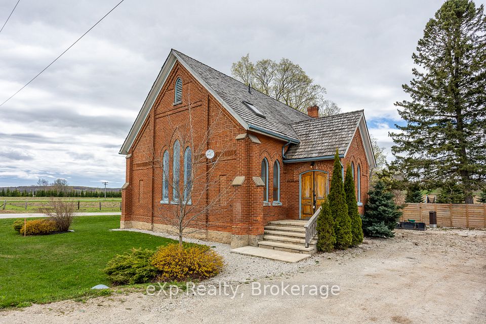 137190 Grey Rd 12