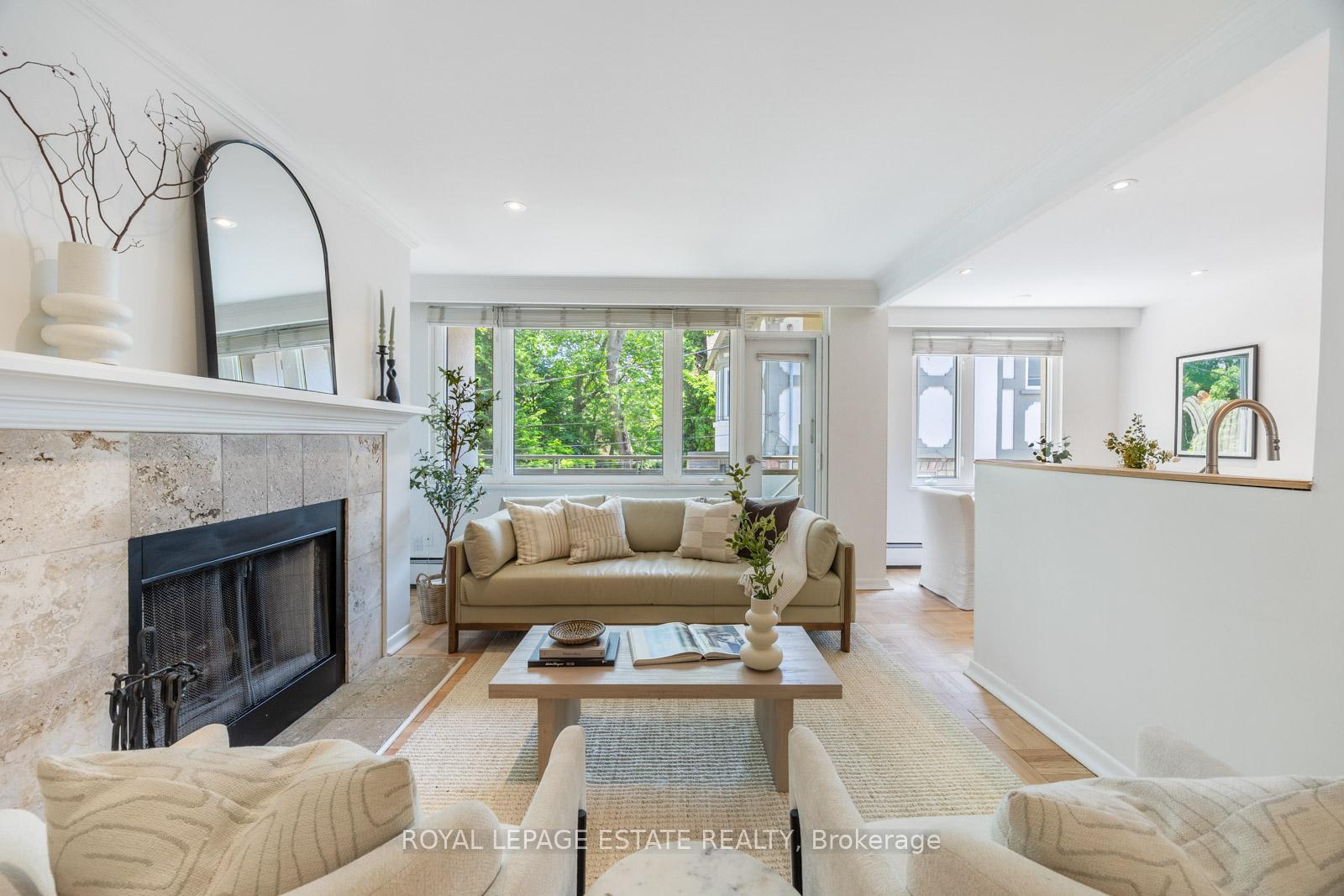 2 Bedrooms Co-op at 21 Benlamond, Toronto For sale