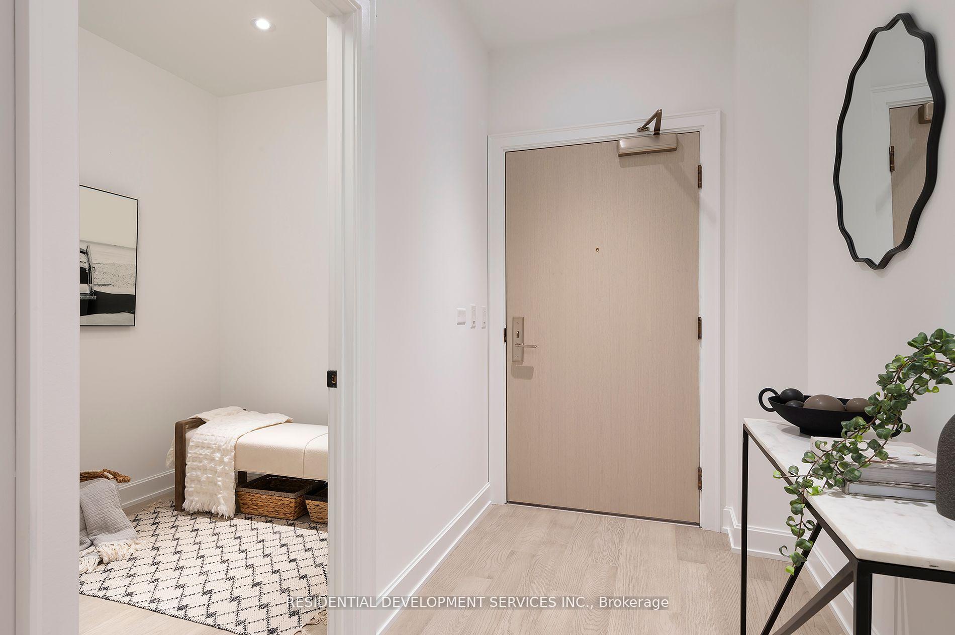 3 Bedrooms Condo at 1 Strathgowan,  Toronto For sale