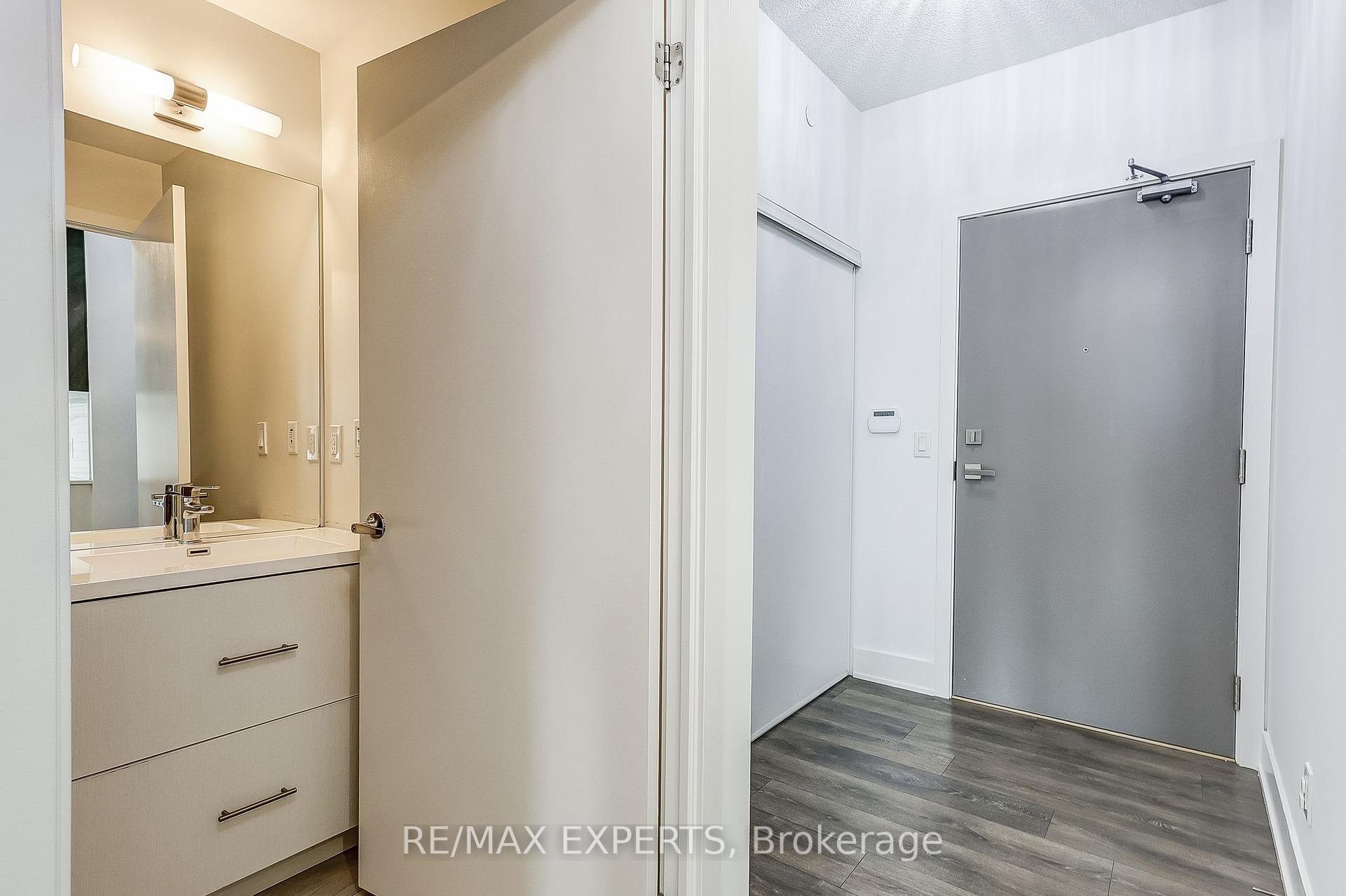 2 Bedrooms Condo at 188 Fairview Mall,  Toronto For sale