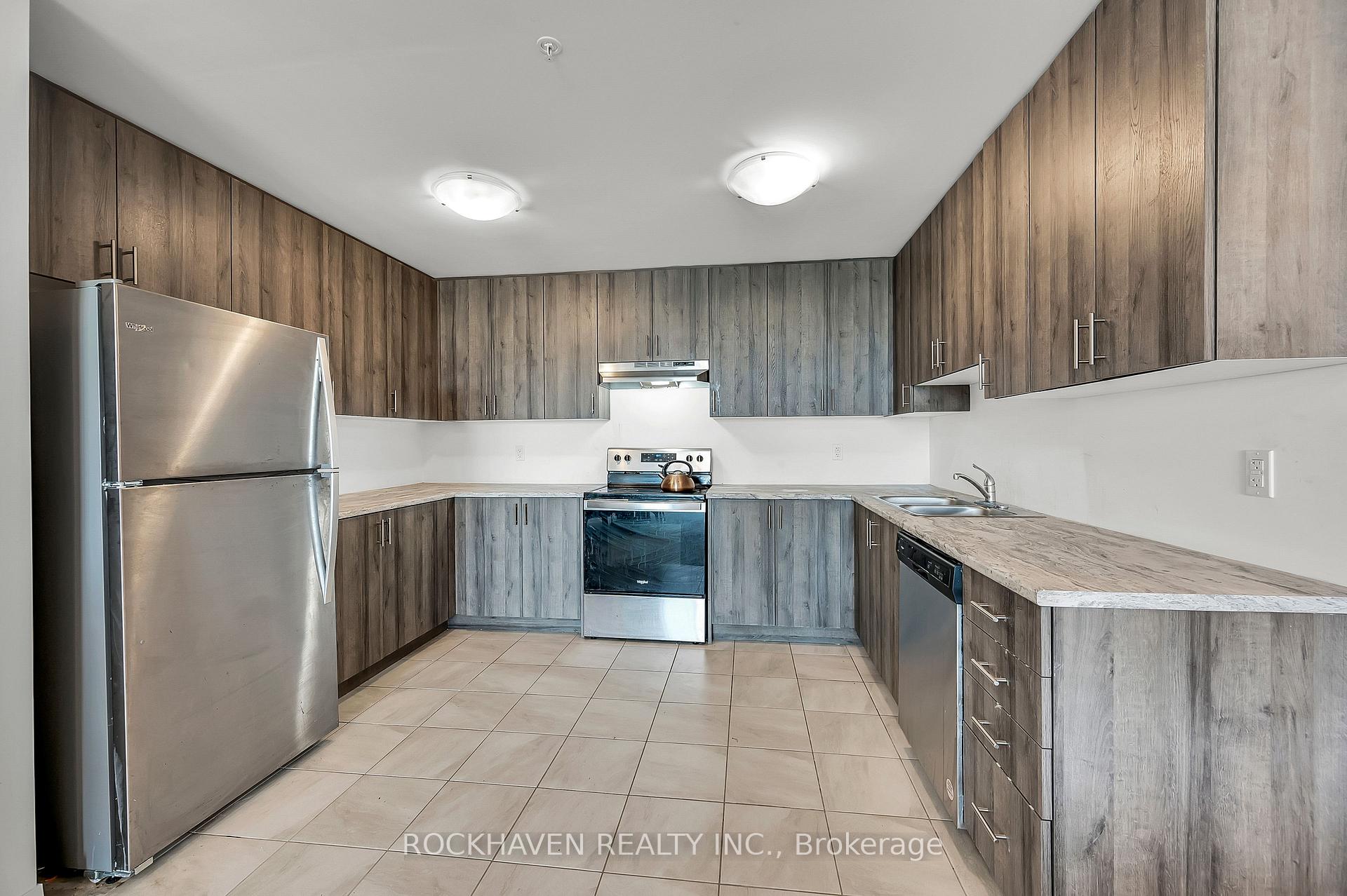 3 Bedrooms Condo at 5 Hamilton, Hamilton For sale