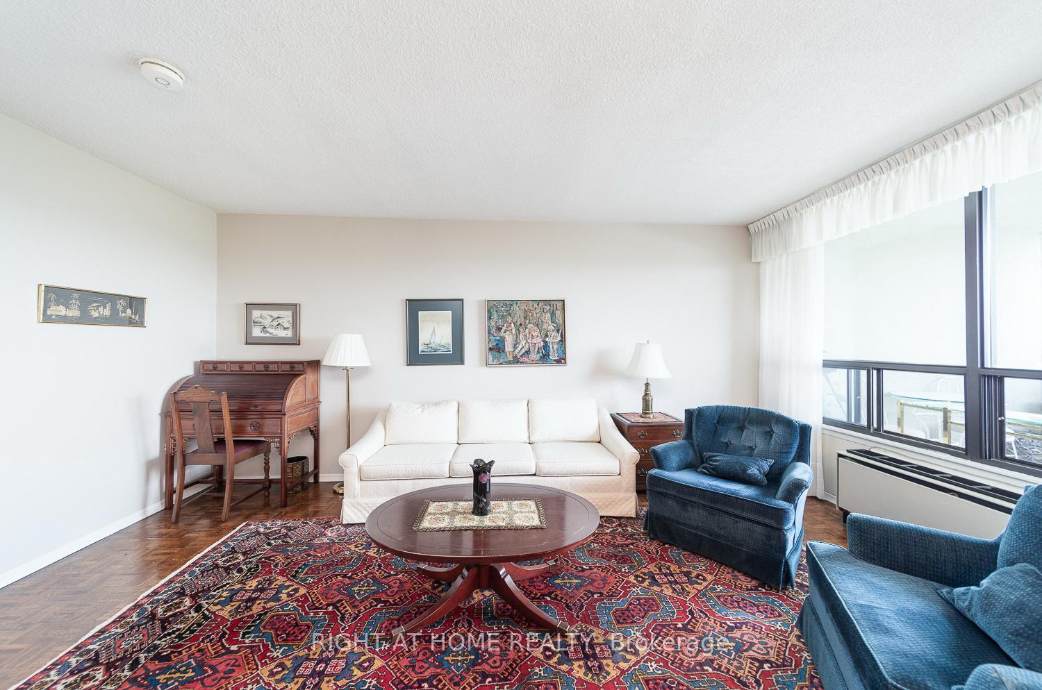 2 Bedrooms Condo at 296 Mill, Toronto For sale