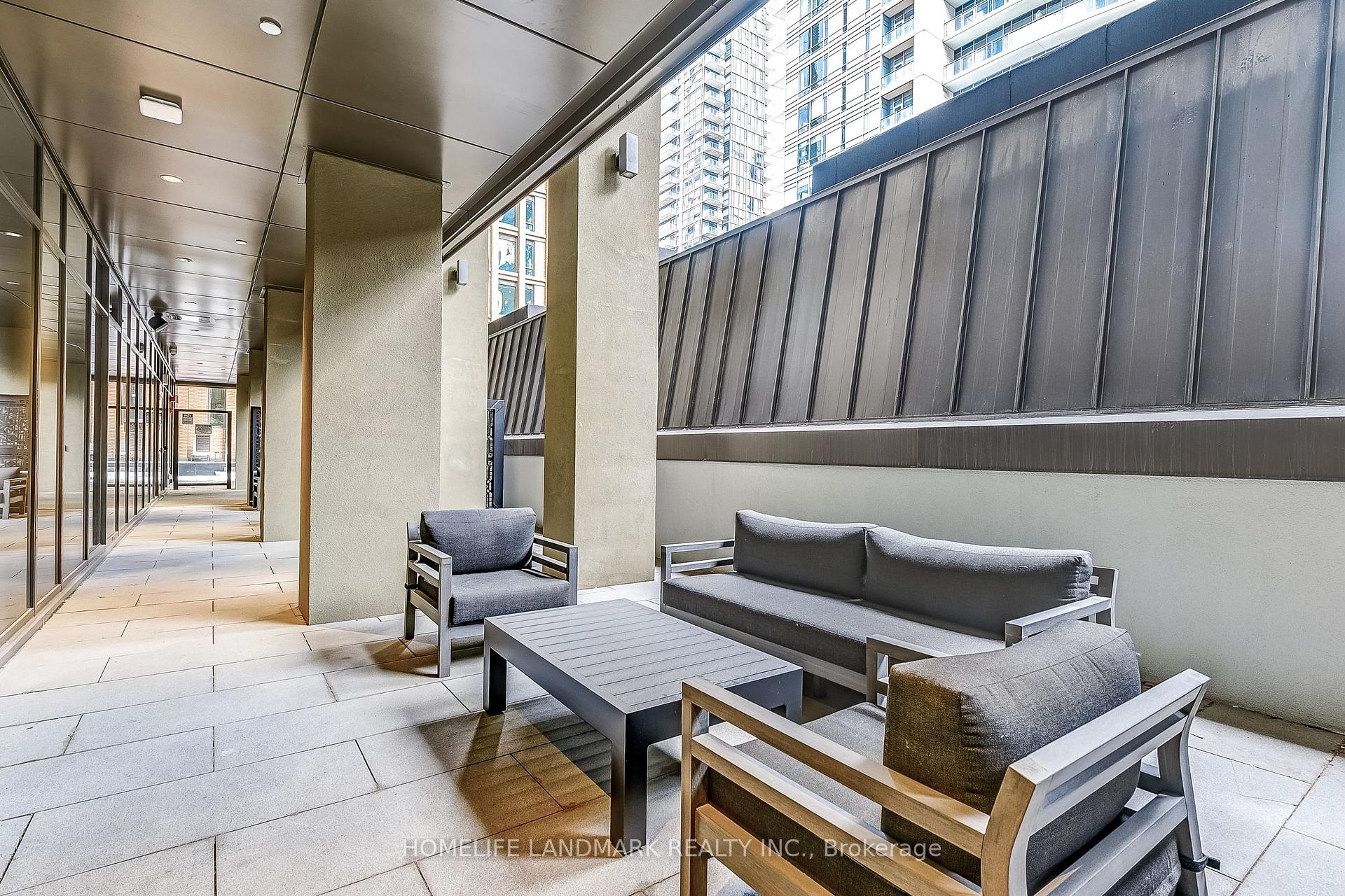 3 Bedrooms Condo at 28 Widmer 3429,  Toronto For sale