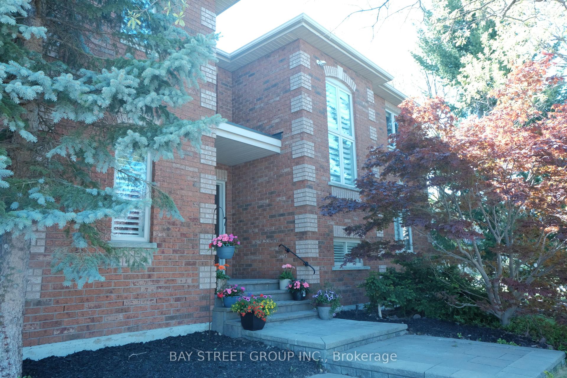 385 Ambleside Drive, Oakville, ON L6H 6P4