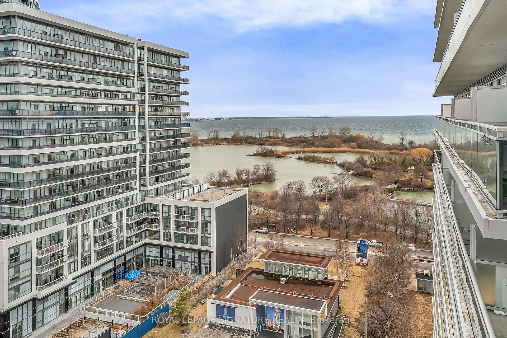 1 Bedroom Condo at 33 Shore Breeze, Toronto For sale