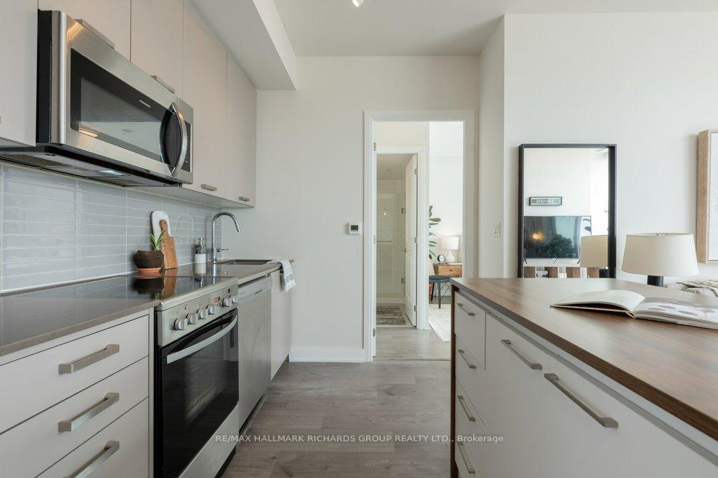 2 Bedrooms Condo at 2301 Danforth, Toronto For sale