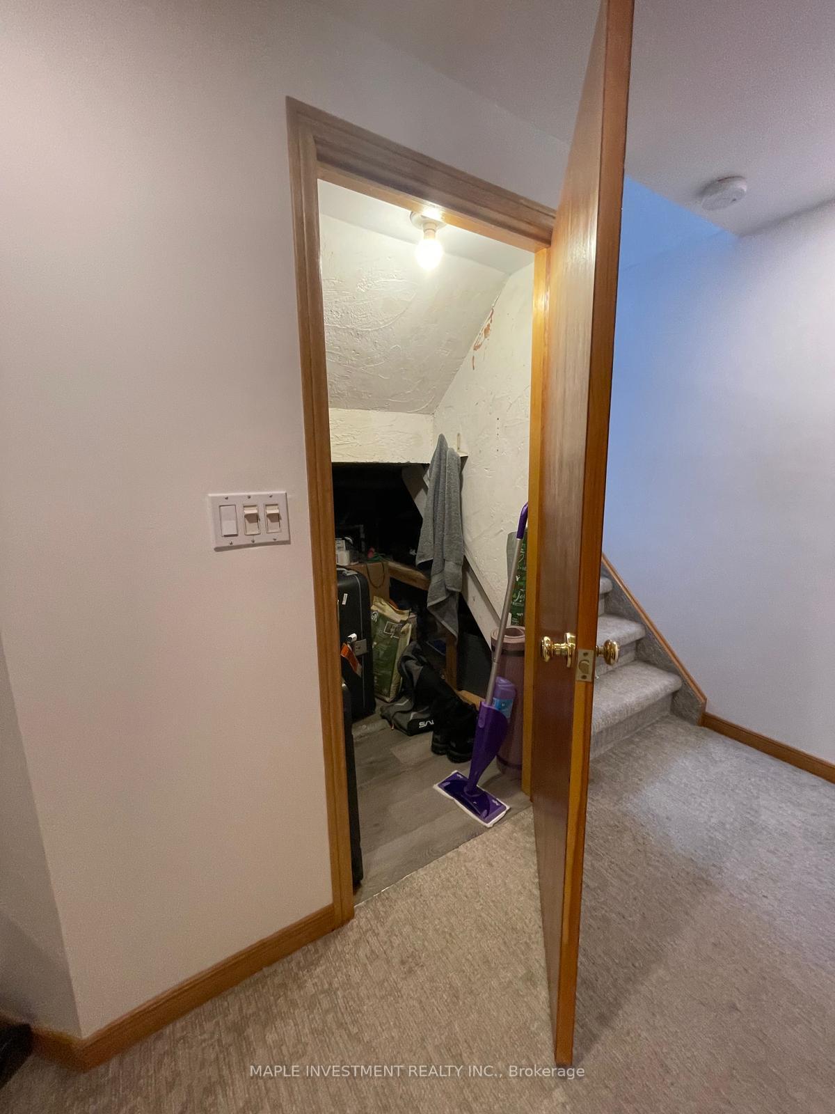 3 Bedrooms Condo at 70 Broadpath, Toronto For sale