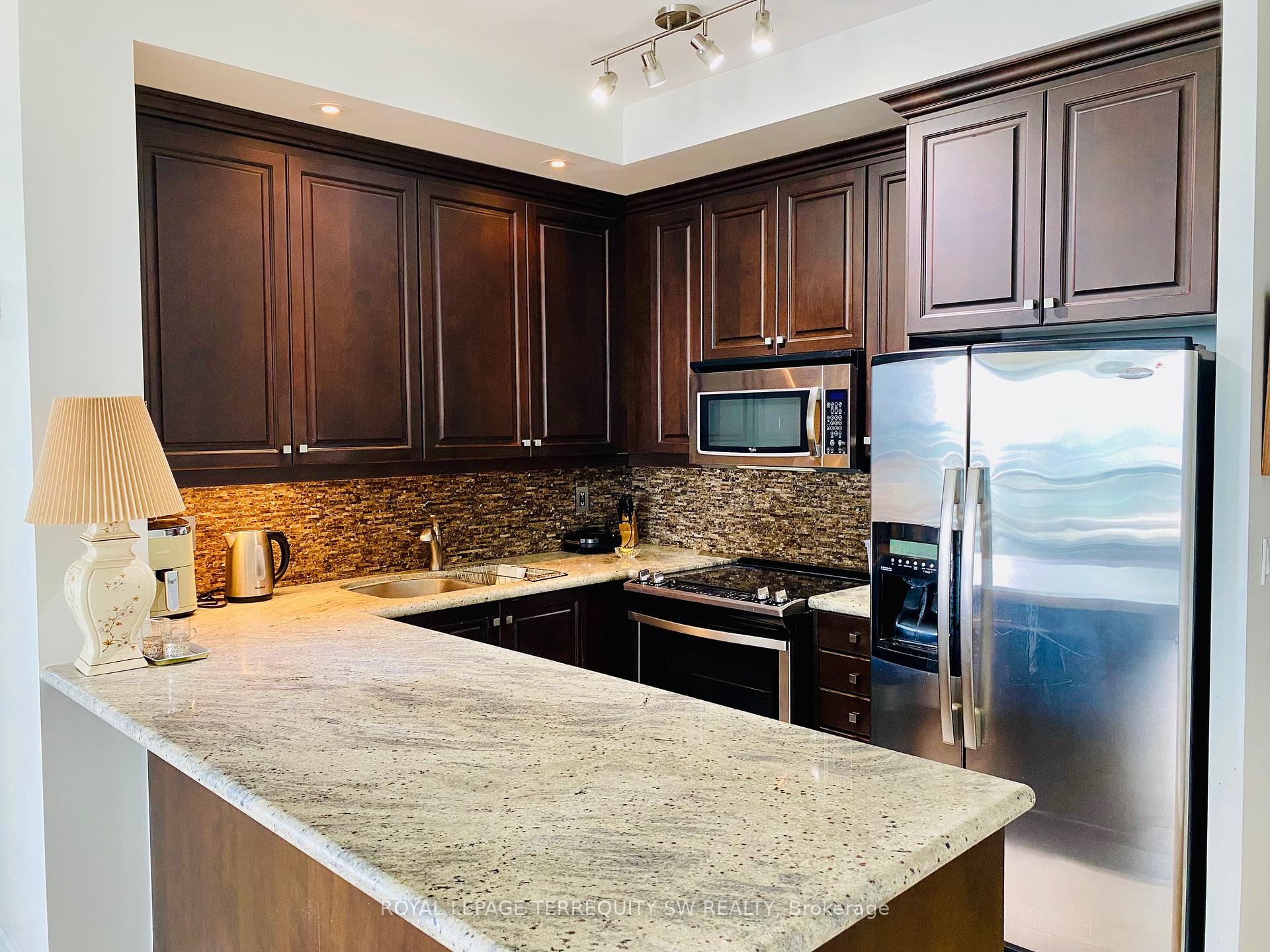 3 Bedrooms Condo at 628 Fleet, Toronto For sale
