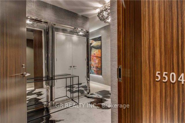 3 Bedrooms Condo at 180 University,  Toronto For sale