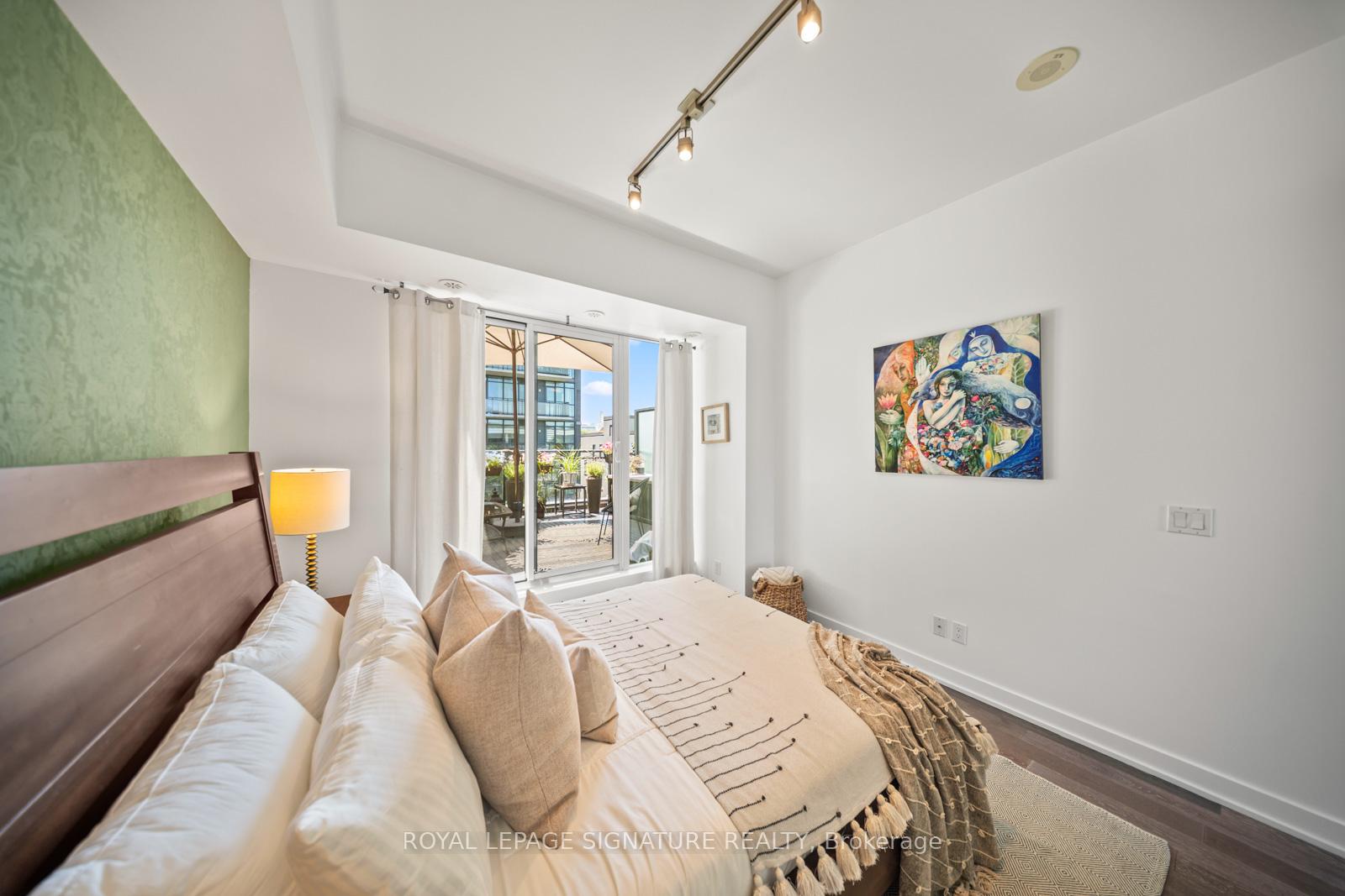 2 Bedrooms Condo at 1190 Dundas, Toronto For sale