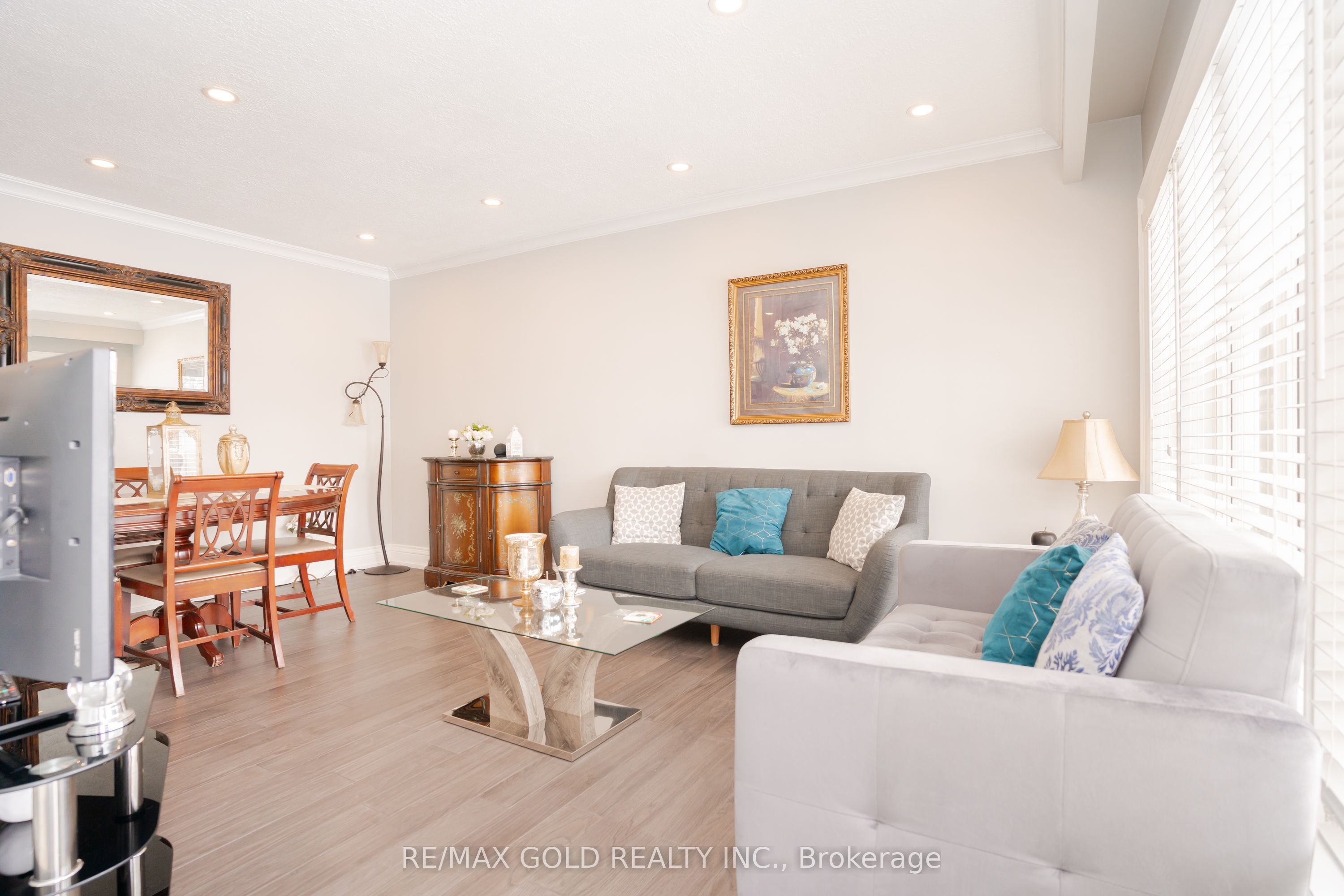 15 Castlemore Drive