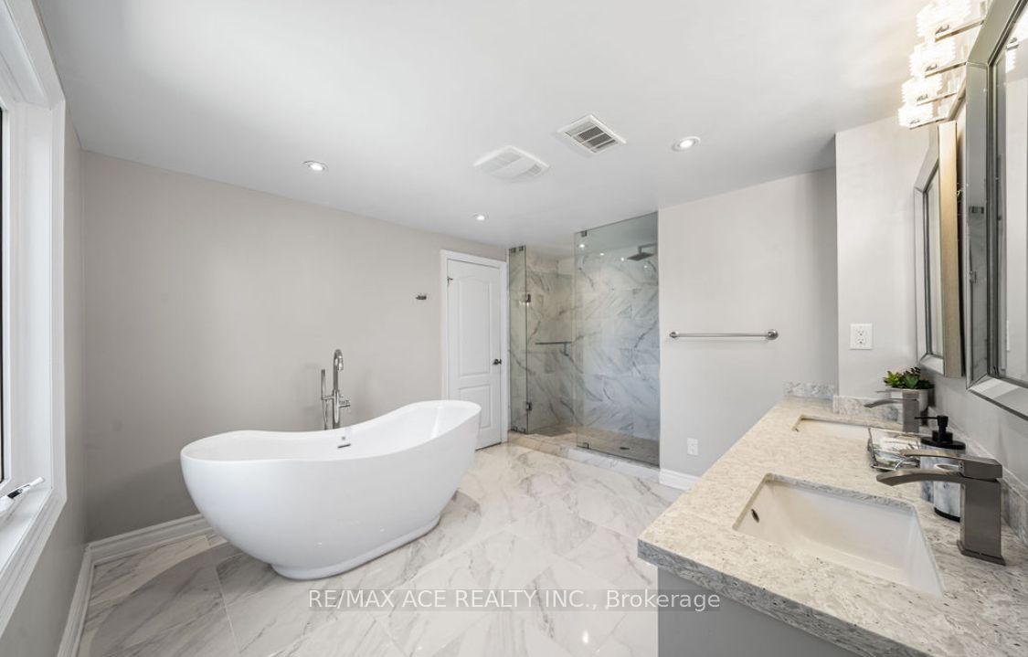 6 Oldborough Circle