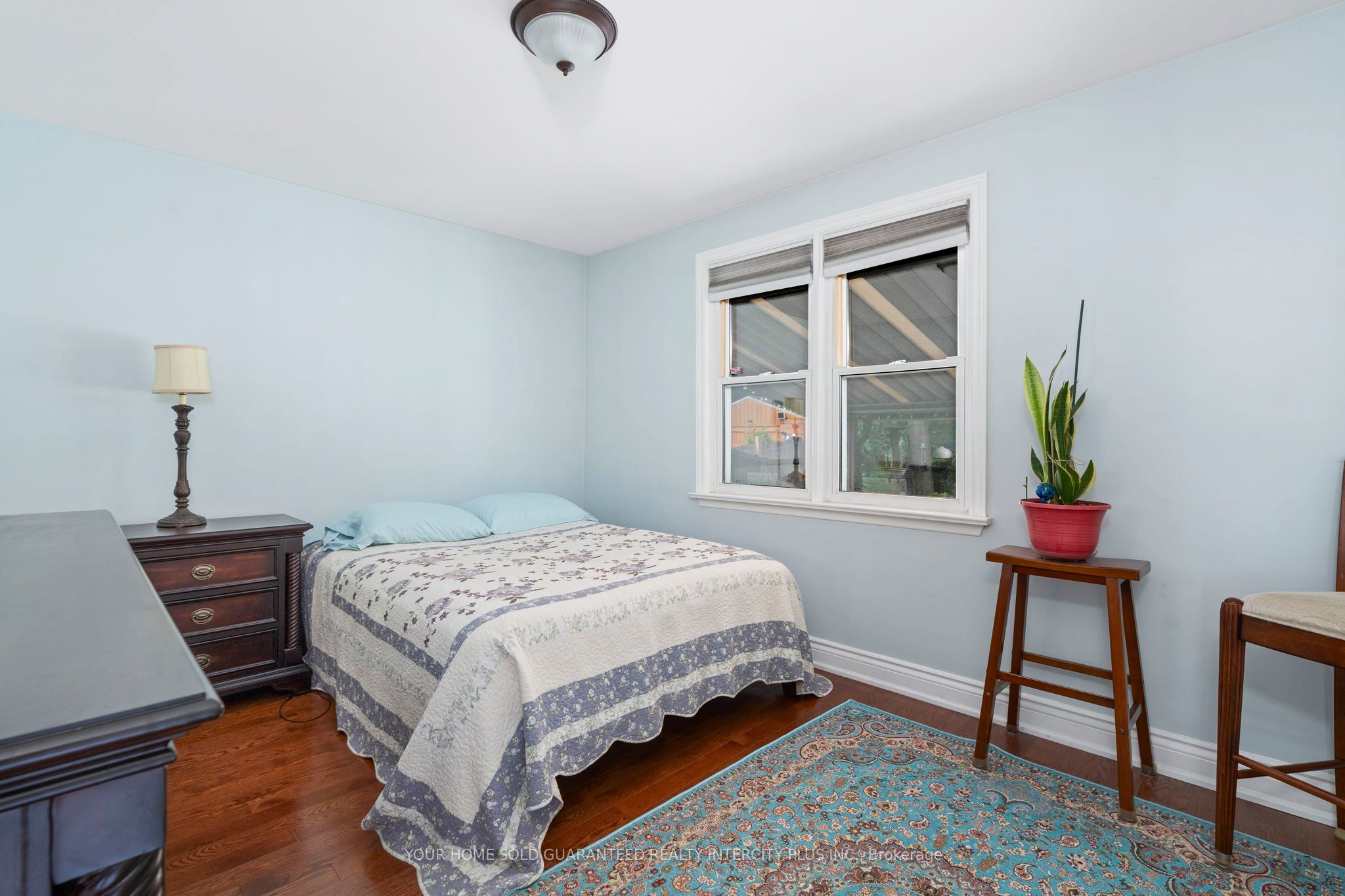 8 Neapolitan Drive