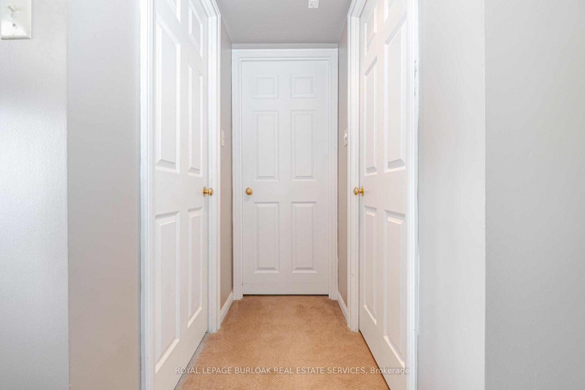 2 Bedrooms Condo at 1230 Marlborough, Oakville For sale