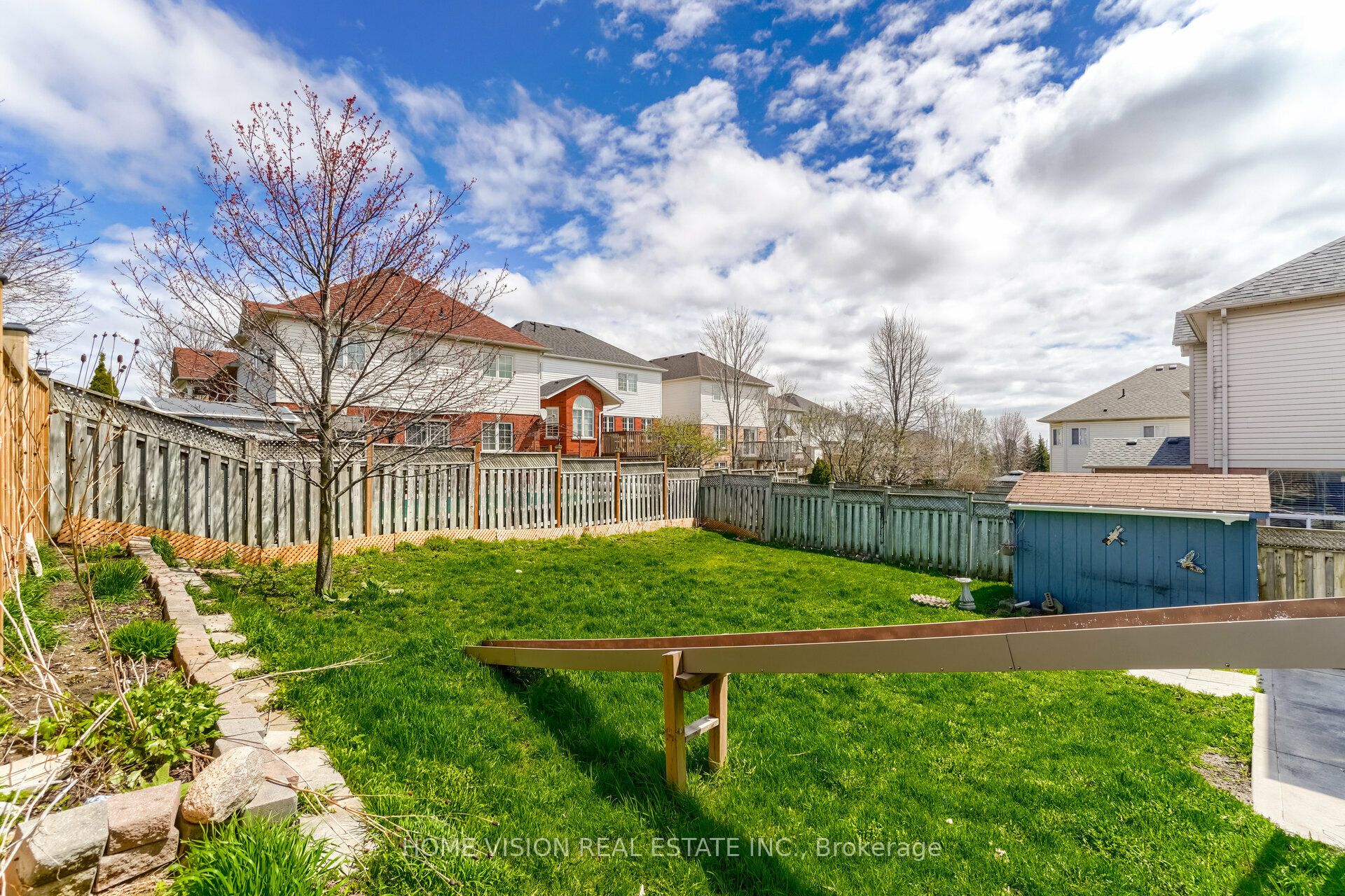 1433 Springwater Crescent E, #Lower Unit