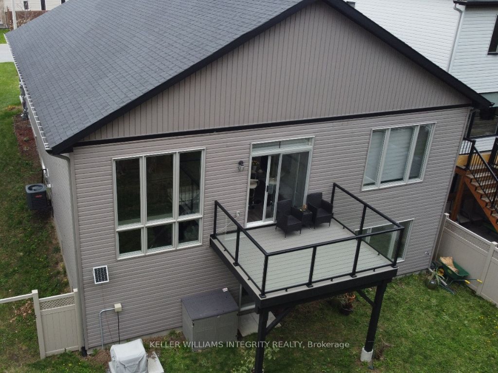 1126 Beckett Crescent