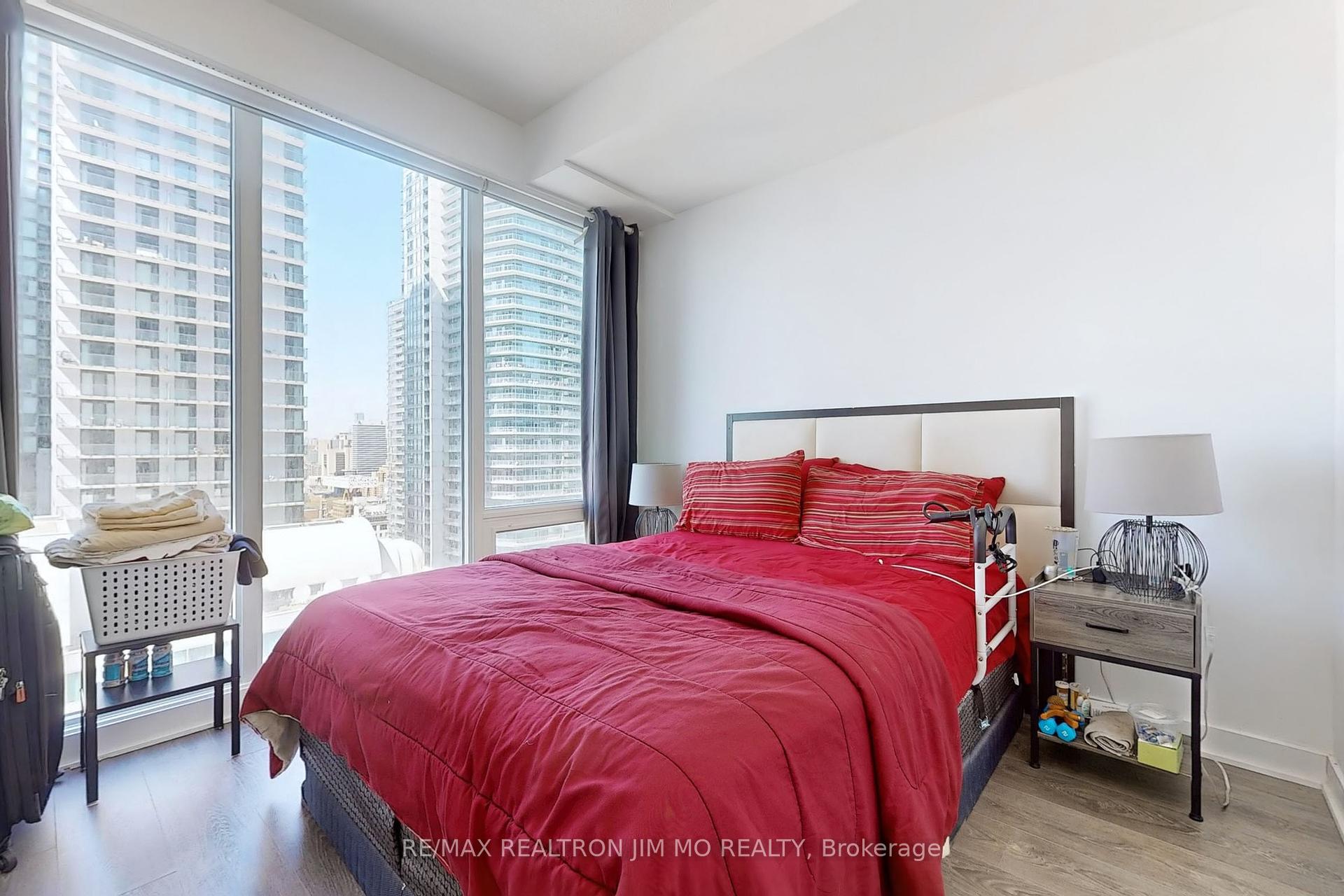 1 Bedroom Condo at 125 Blue Jays,  Toronto For sale
