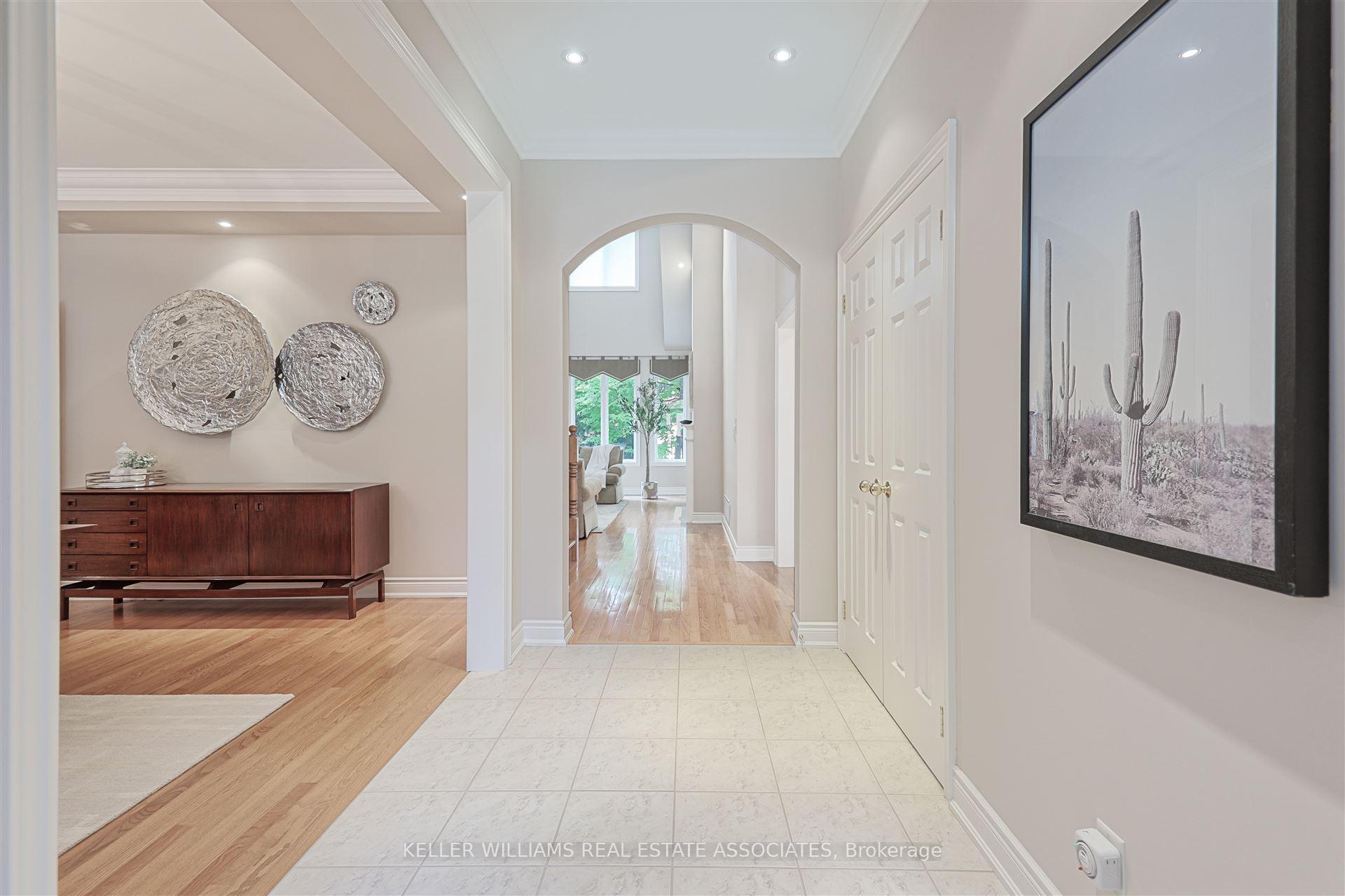 2 Bedrooms Condo at 726 Hidden Grove, Mississauga For sale