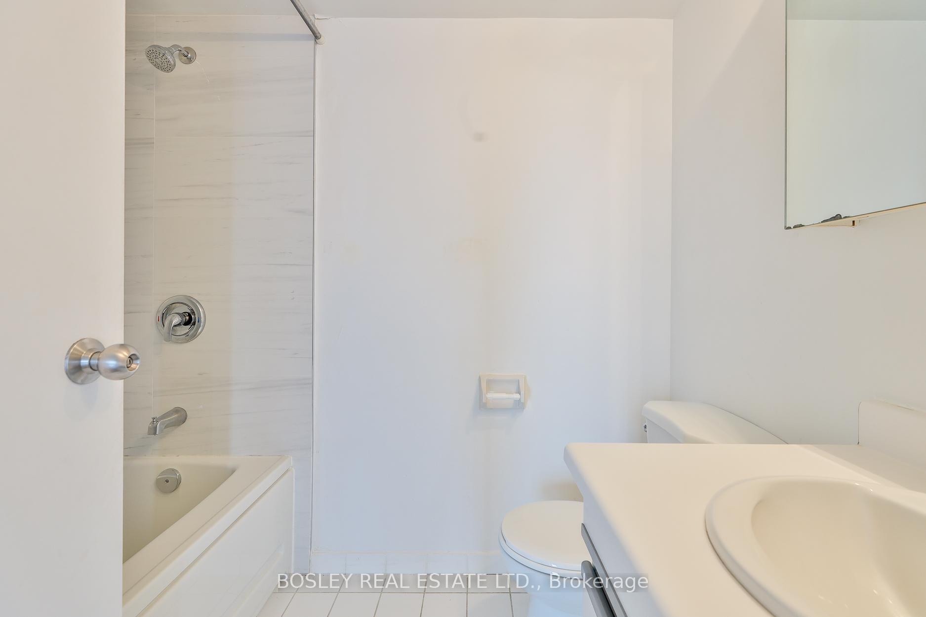 2 Bedrooms Condo at 1001 Bay, Toronto For sale