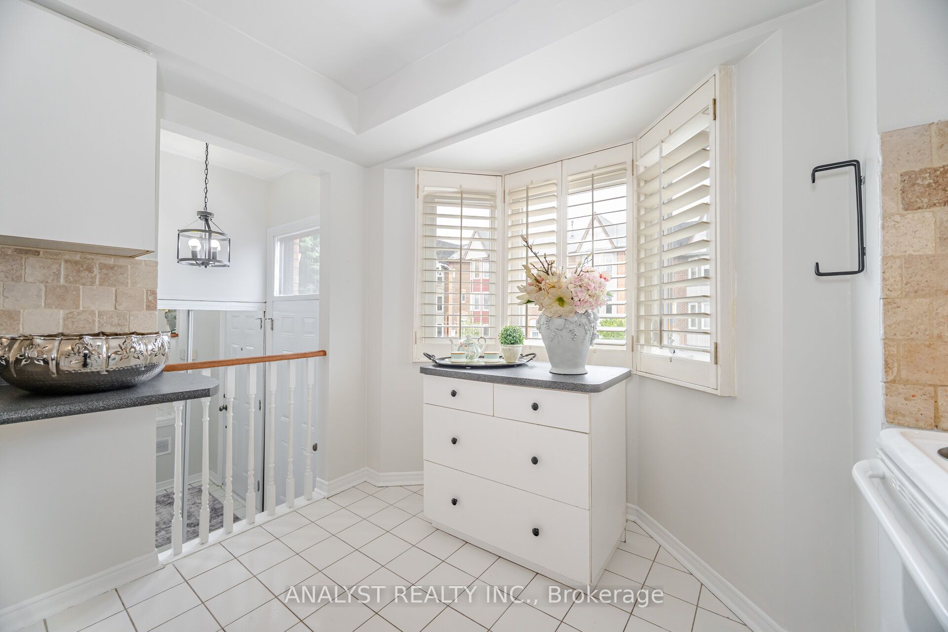 219 Woodbridge Avenue, #1