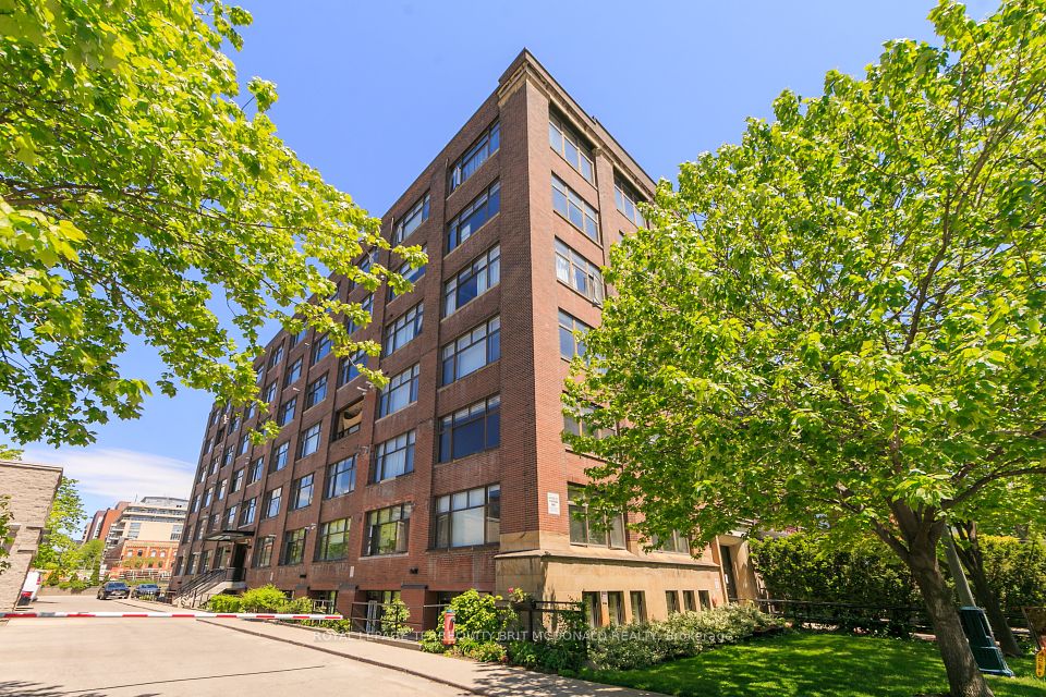 436 Wellington
