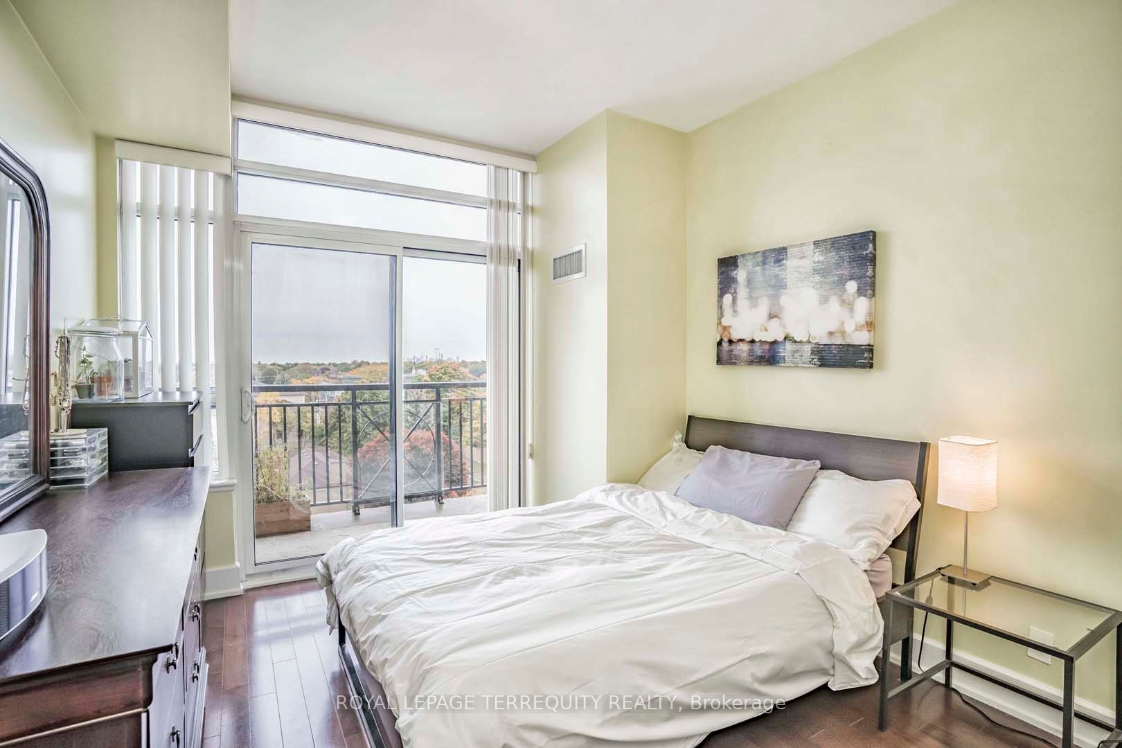 676 Sheppard Avenue E, #607