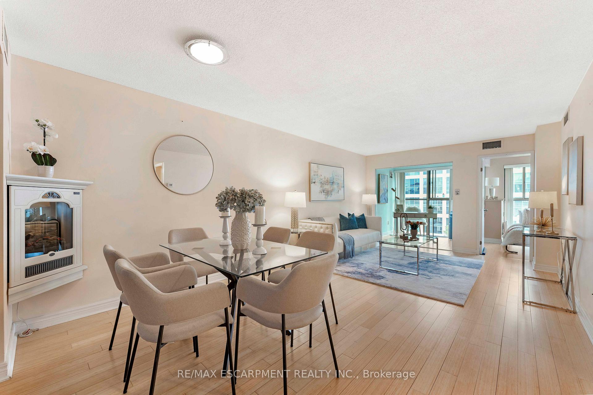 3 Bedrooms Condo at 65 Scadding, Toronto For sale