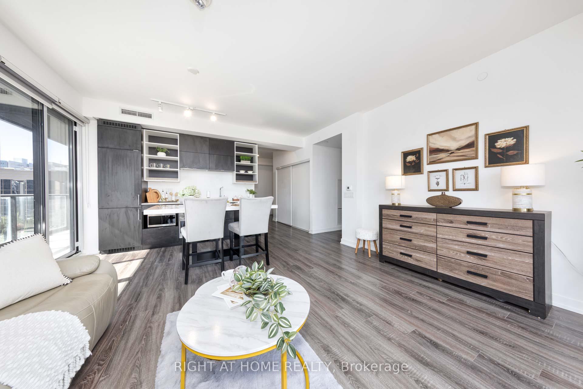 3 Bedrooms Condo at 20 Edward, Toronto For sale