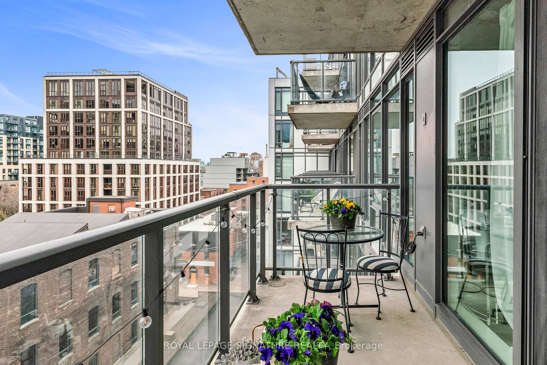 1 Bedroom Condo at 461 Adelaide, Toronto For sale