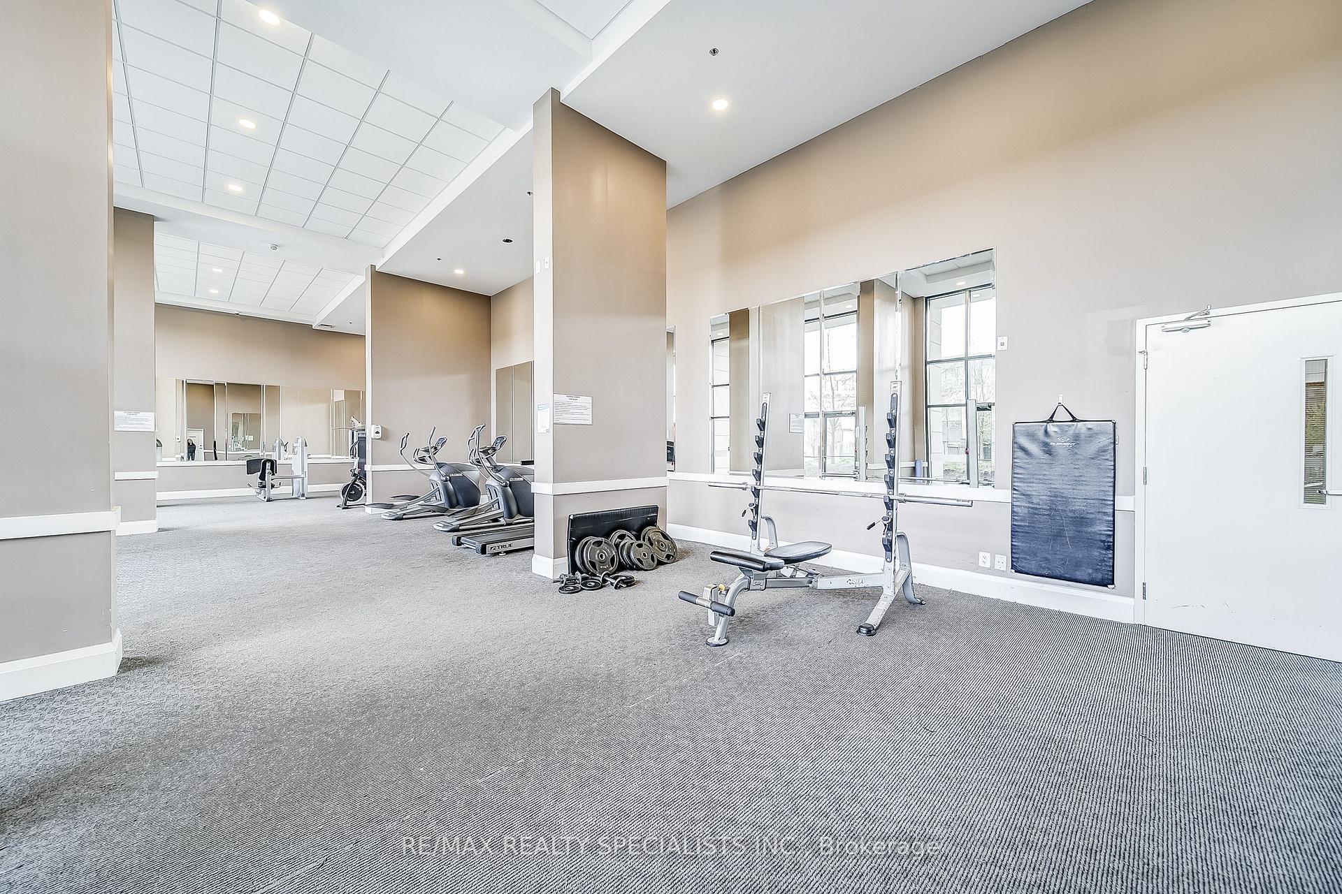 2 Bedrooms Condo at 24 Woodstream,  Vaughan For sale