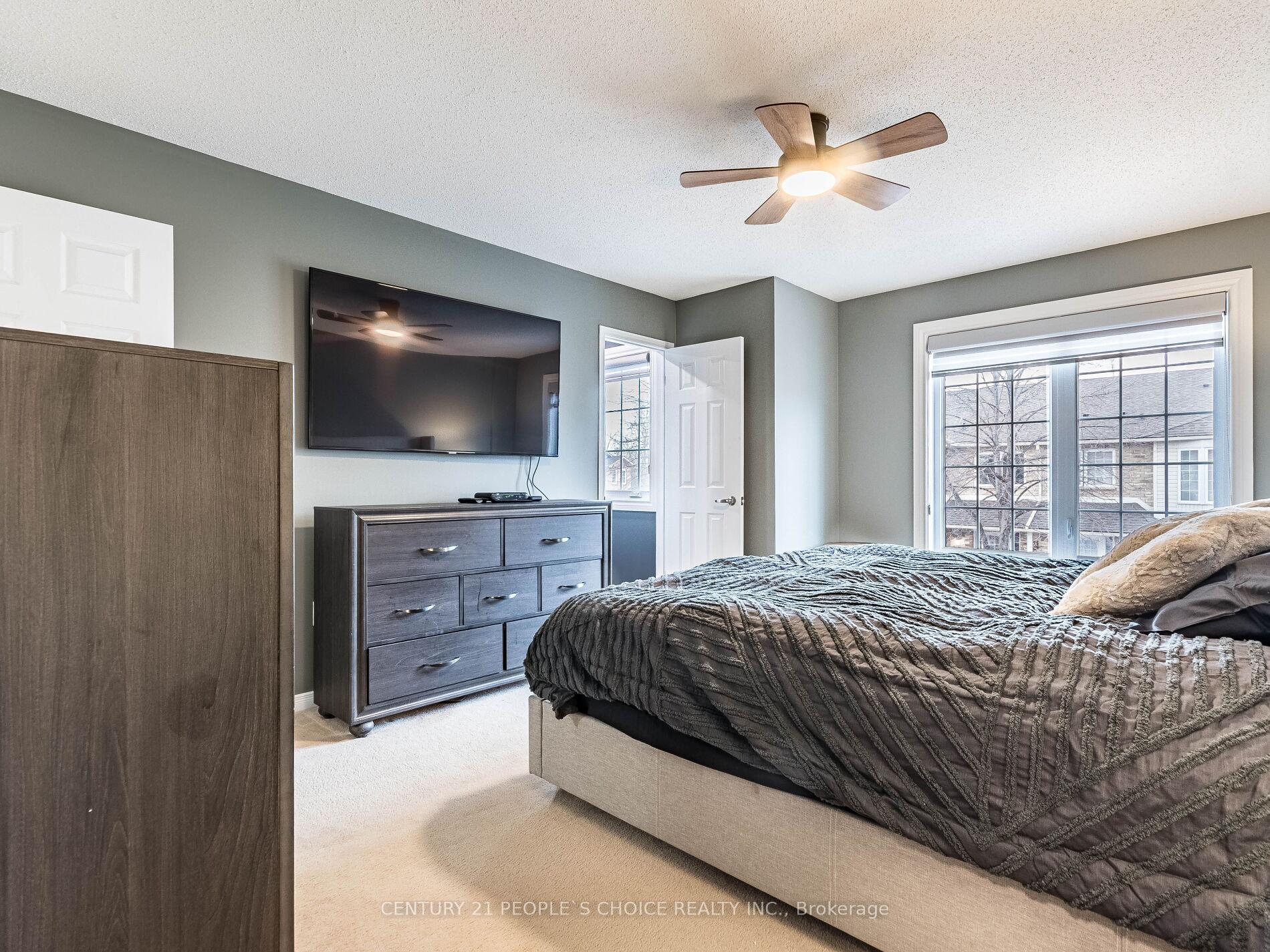 3 Bedrooms Condo at 485 Green,  Hamilton For sale