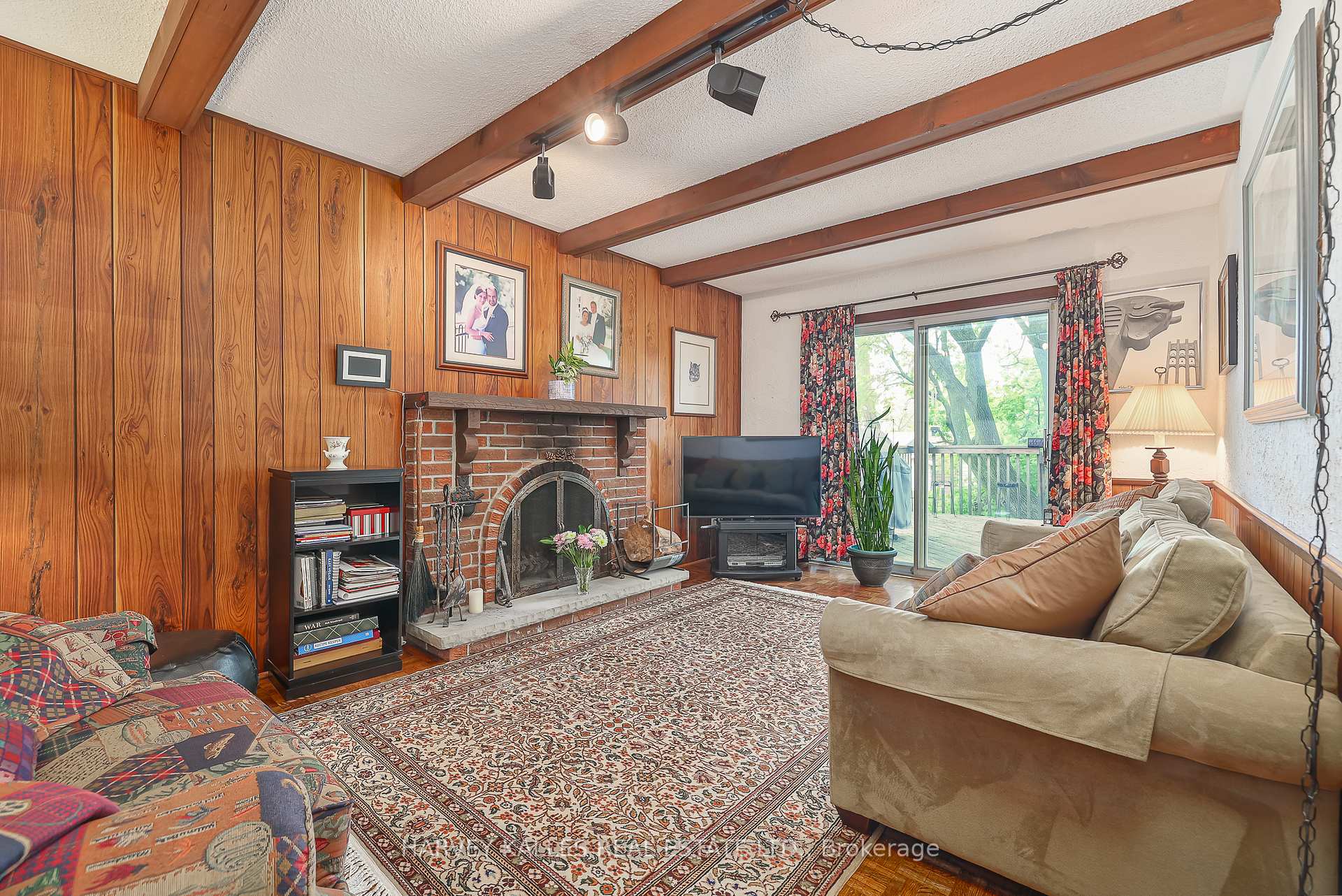 28 Waggoners Wells Lane