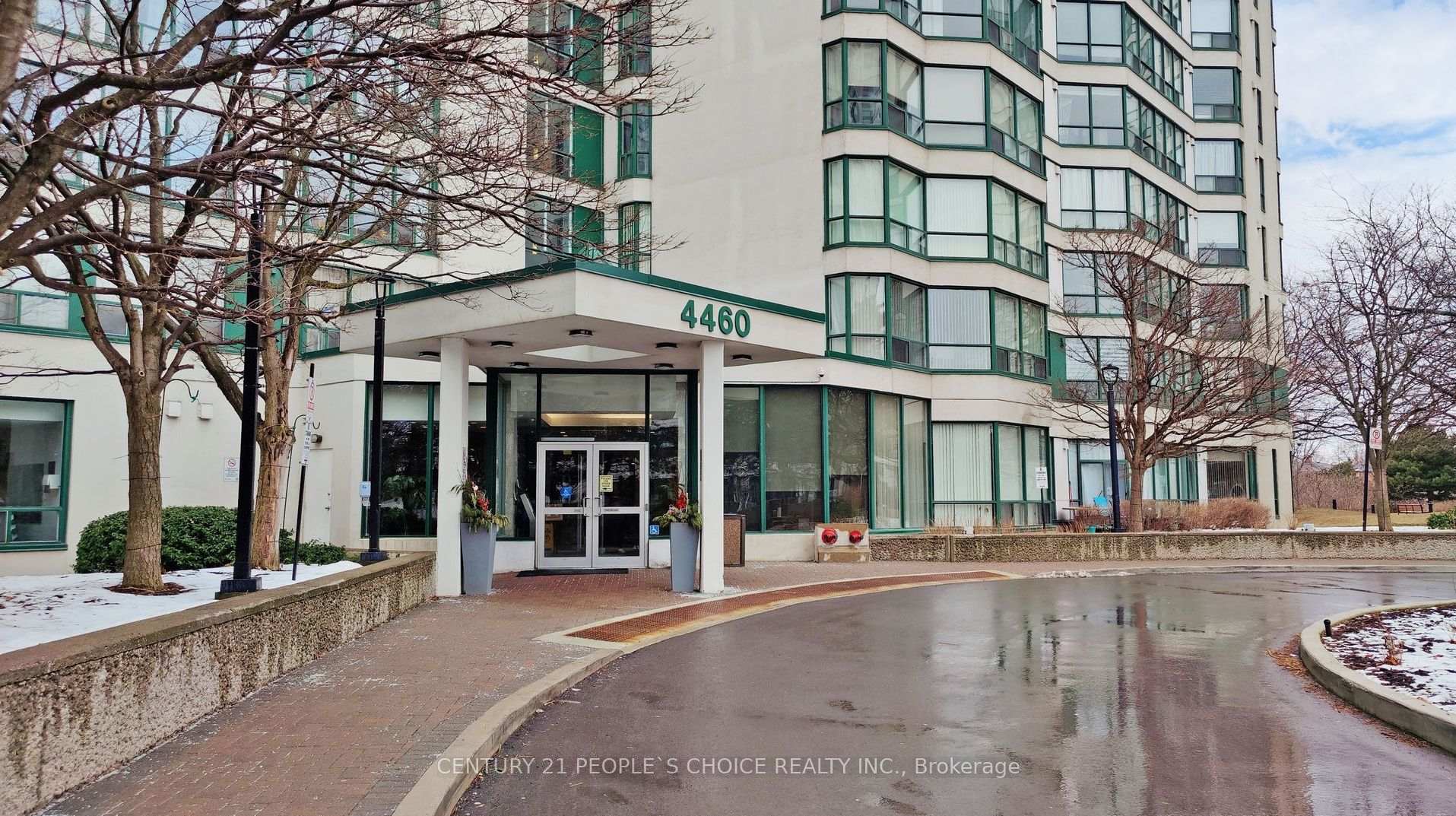 3 Bedrooms Condo at 4460 Tucana, Mississauga For sale