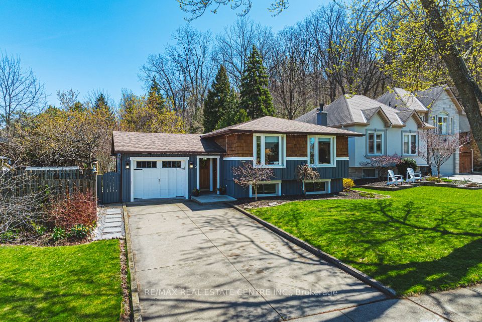 2 Lindsay Court