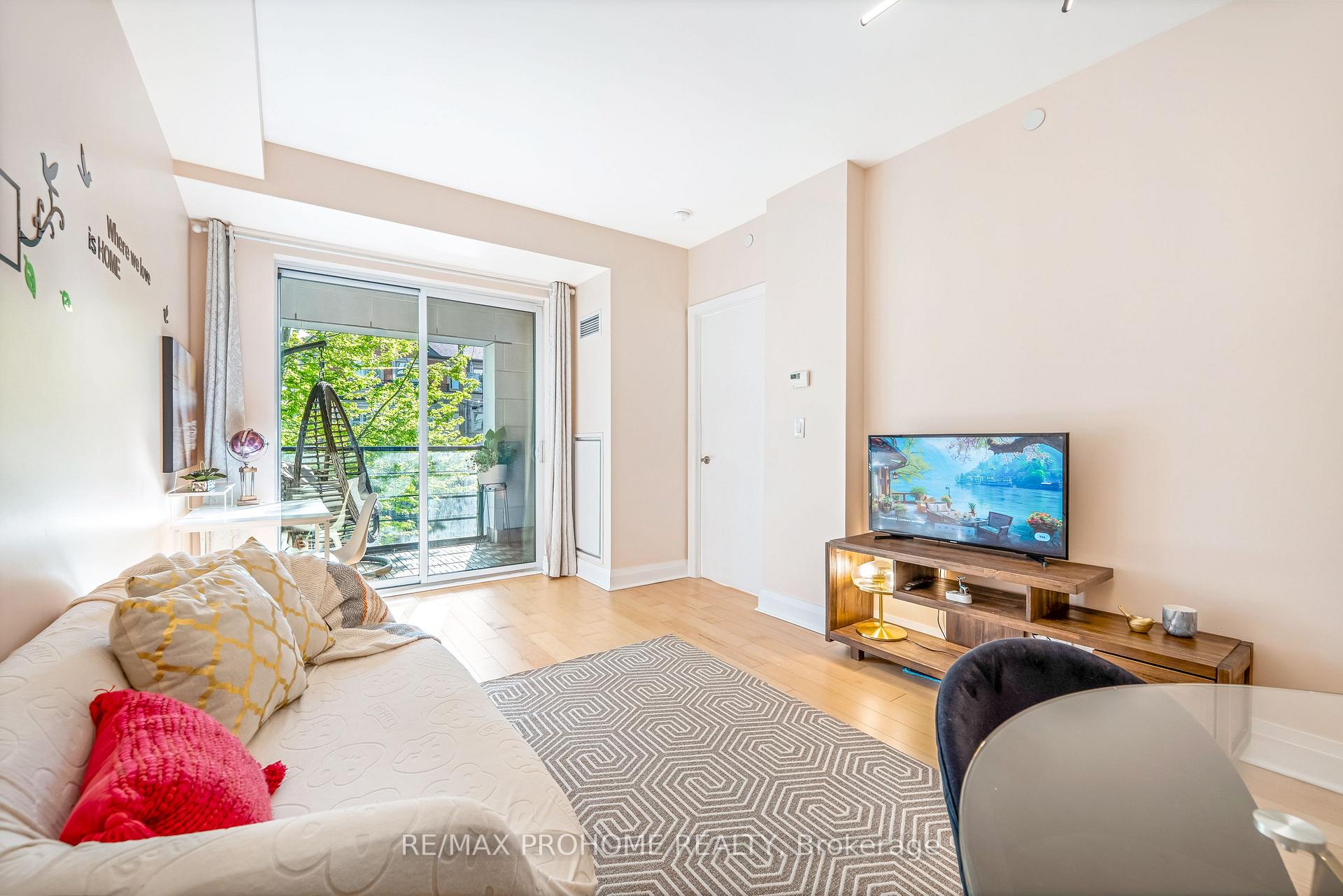 2 Bedrooms Condo at 21 Clairtrell, Toronto For sale