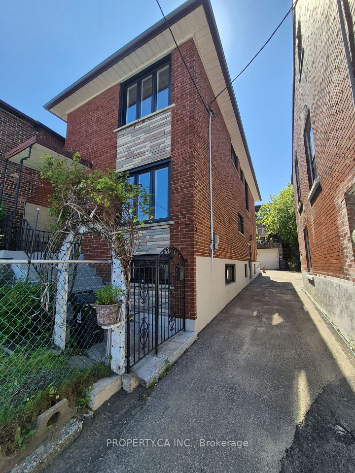 2098 Dufferin