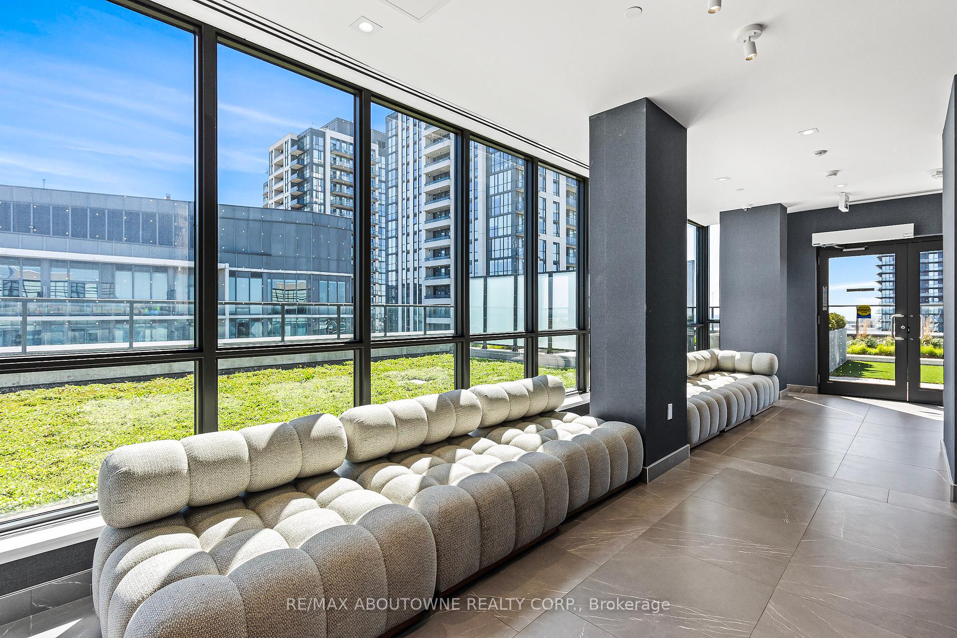 3 Bedrooms Condo at 1195 The Queensway, Toronto For sale