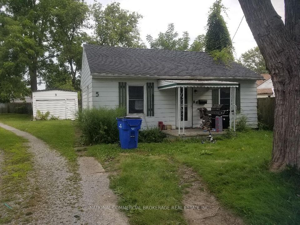 5 Montgomery