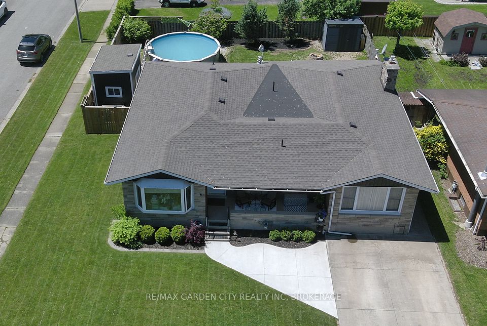 40 Memorial Park Drive, Welland, ON L3B 1A6