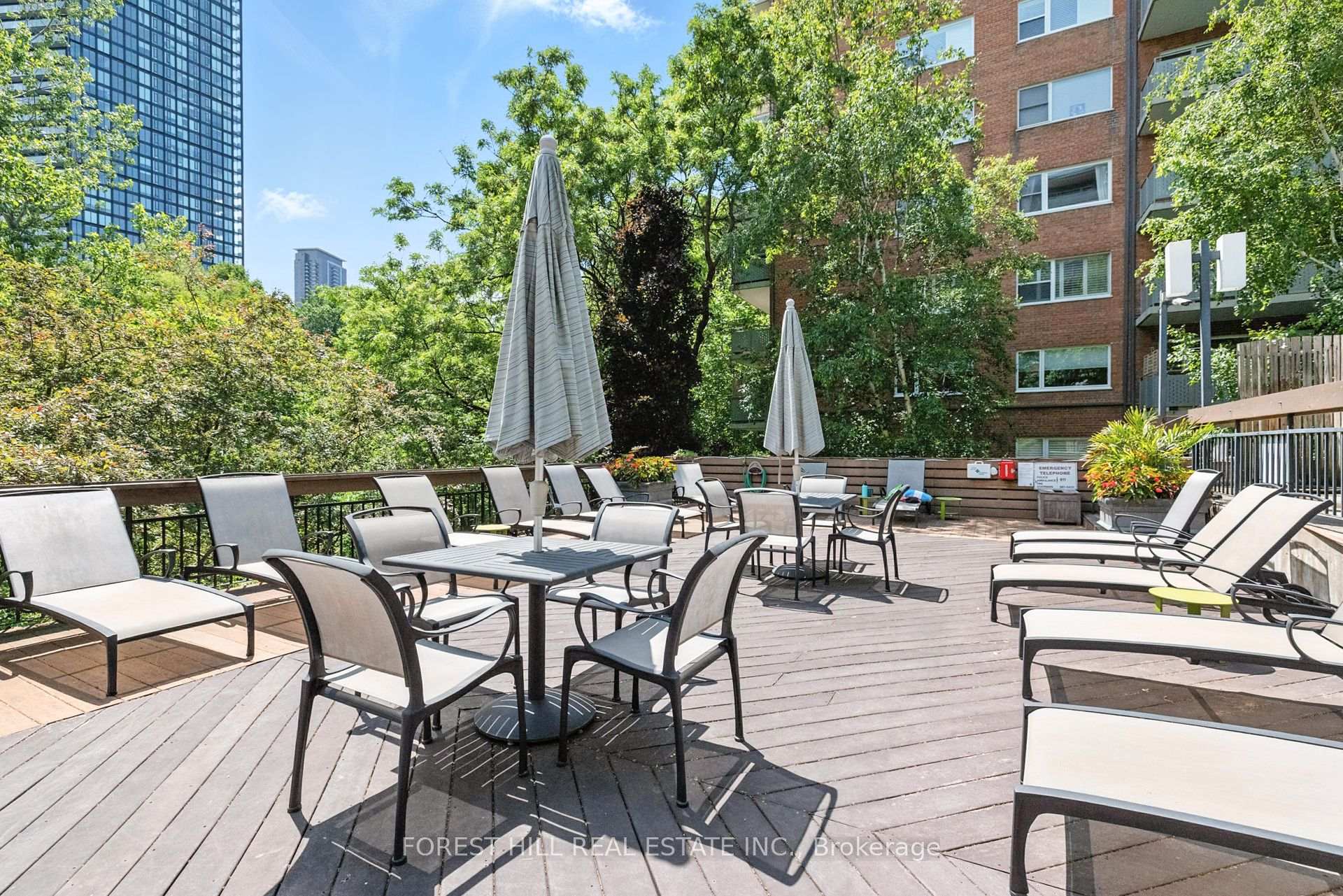 Co-op at 21 Dale, Toronto For sale