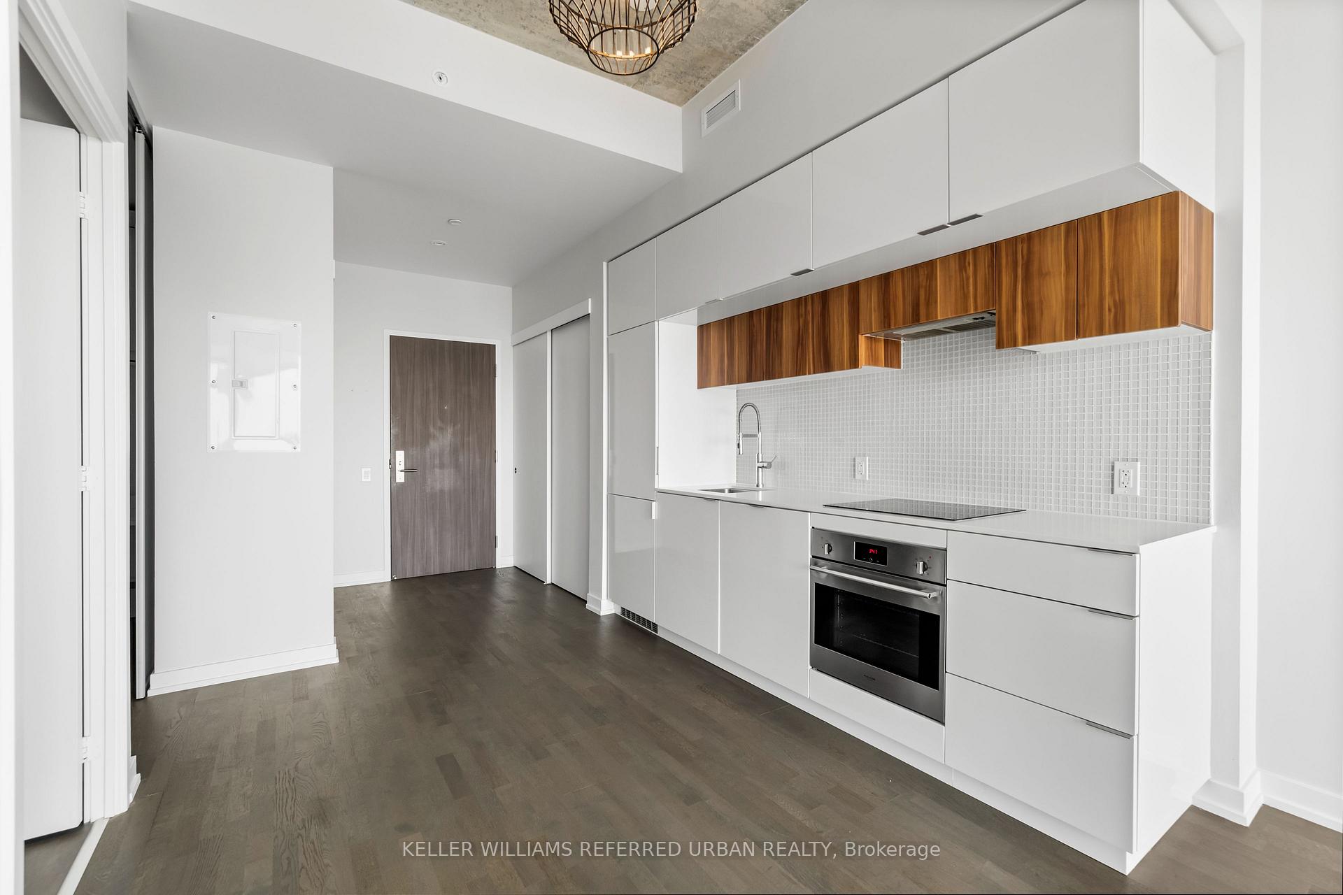 2 Bedrooms Condo at 185 Roehampton, Toronto For sale