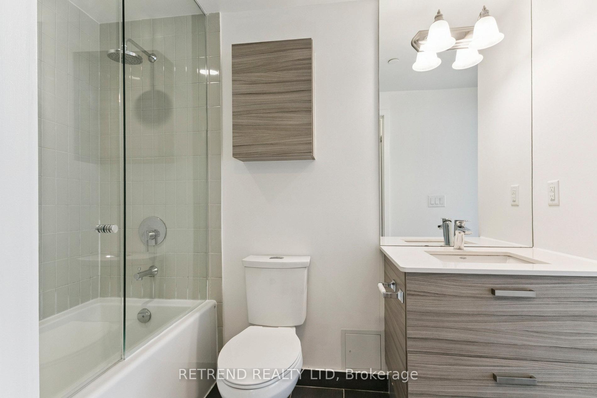 2 Bedrooms Condo at 210 Simcoe, Toronto For sale