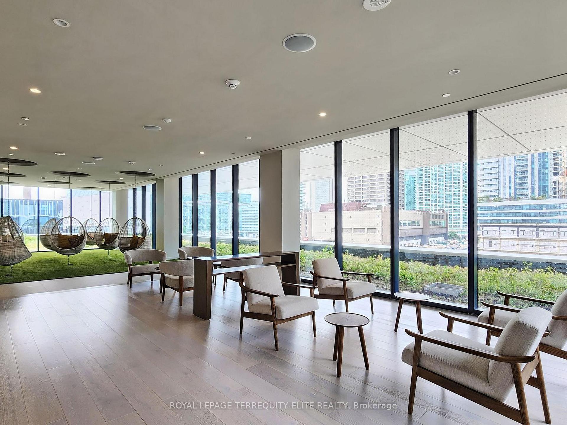 1 Bedroom Condo at 55 Cooper, Toronto For sale