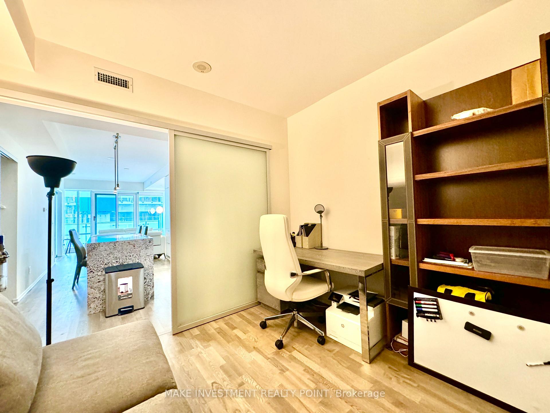 3 Bedrooms Condo at 1 Bloor,  Toronto For sale