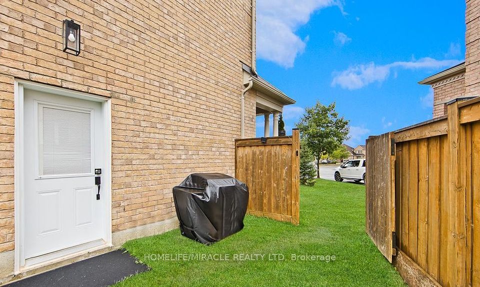 75 Jewelwing Court