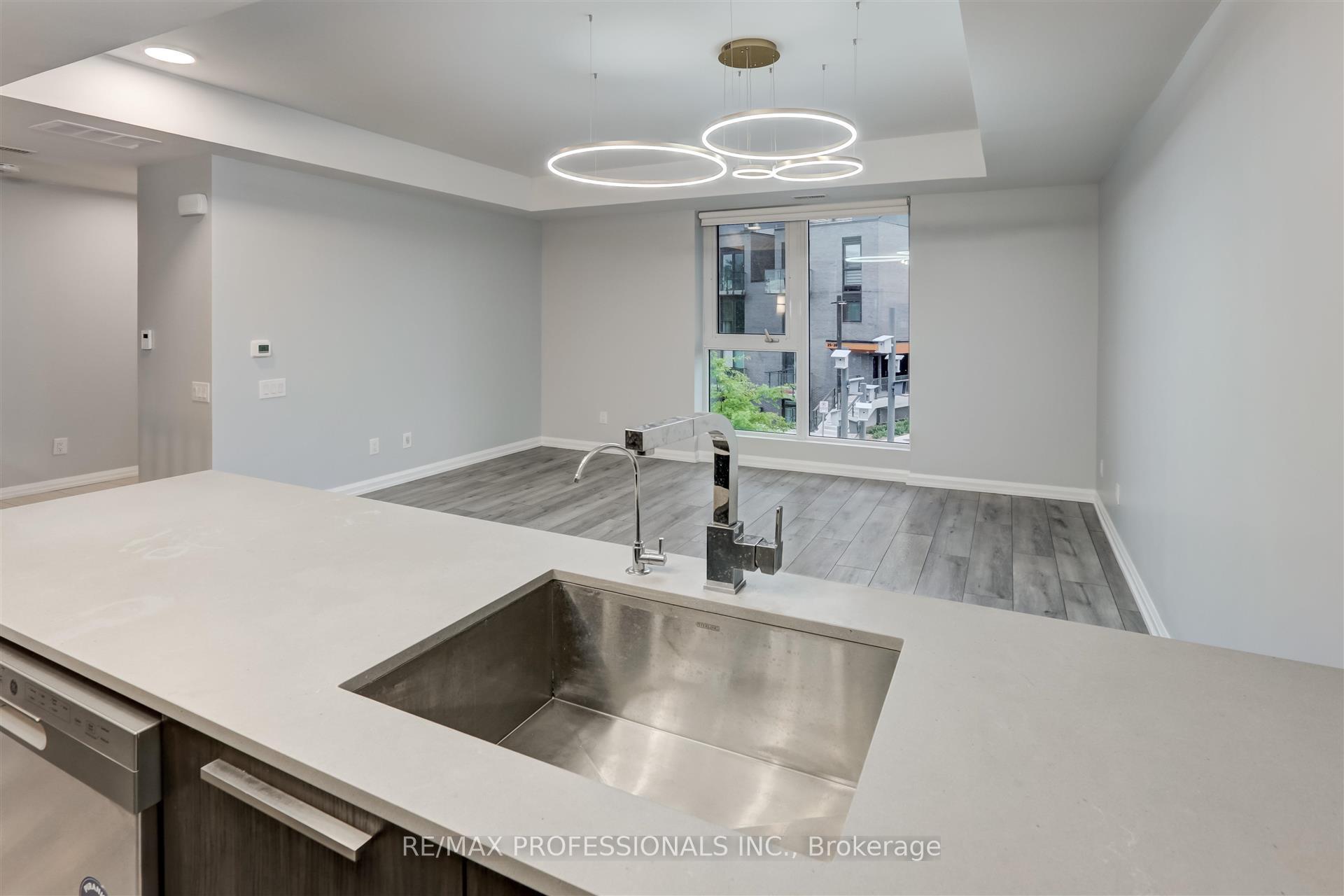 3 Bedrooms Condo at 10 Brin, Toronto For sale