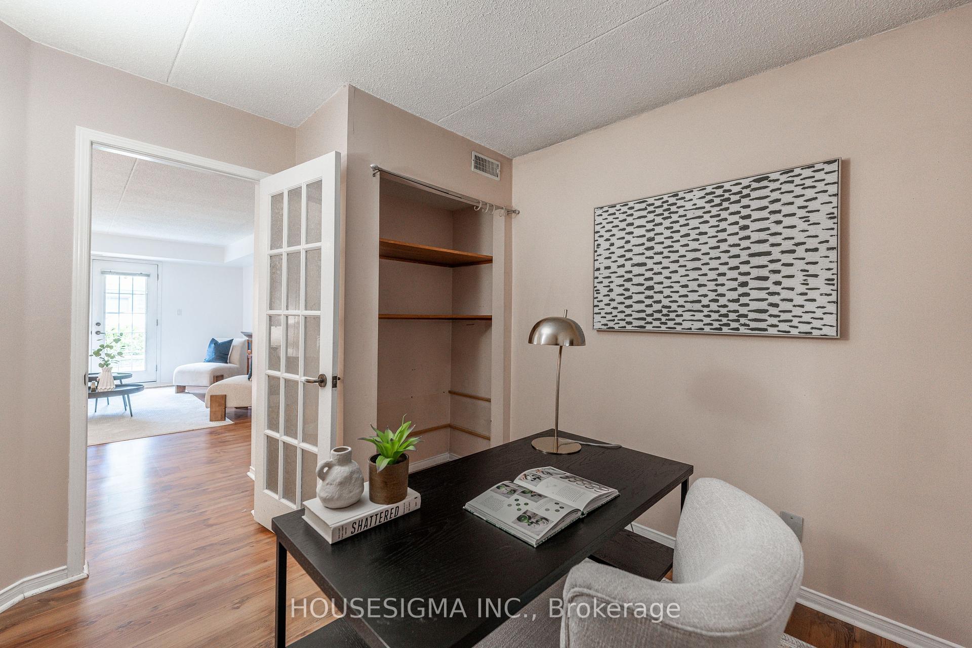 2 Bedrooms Condo at 2010 Cleaver, Burlington For sale