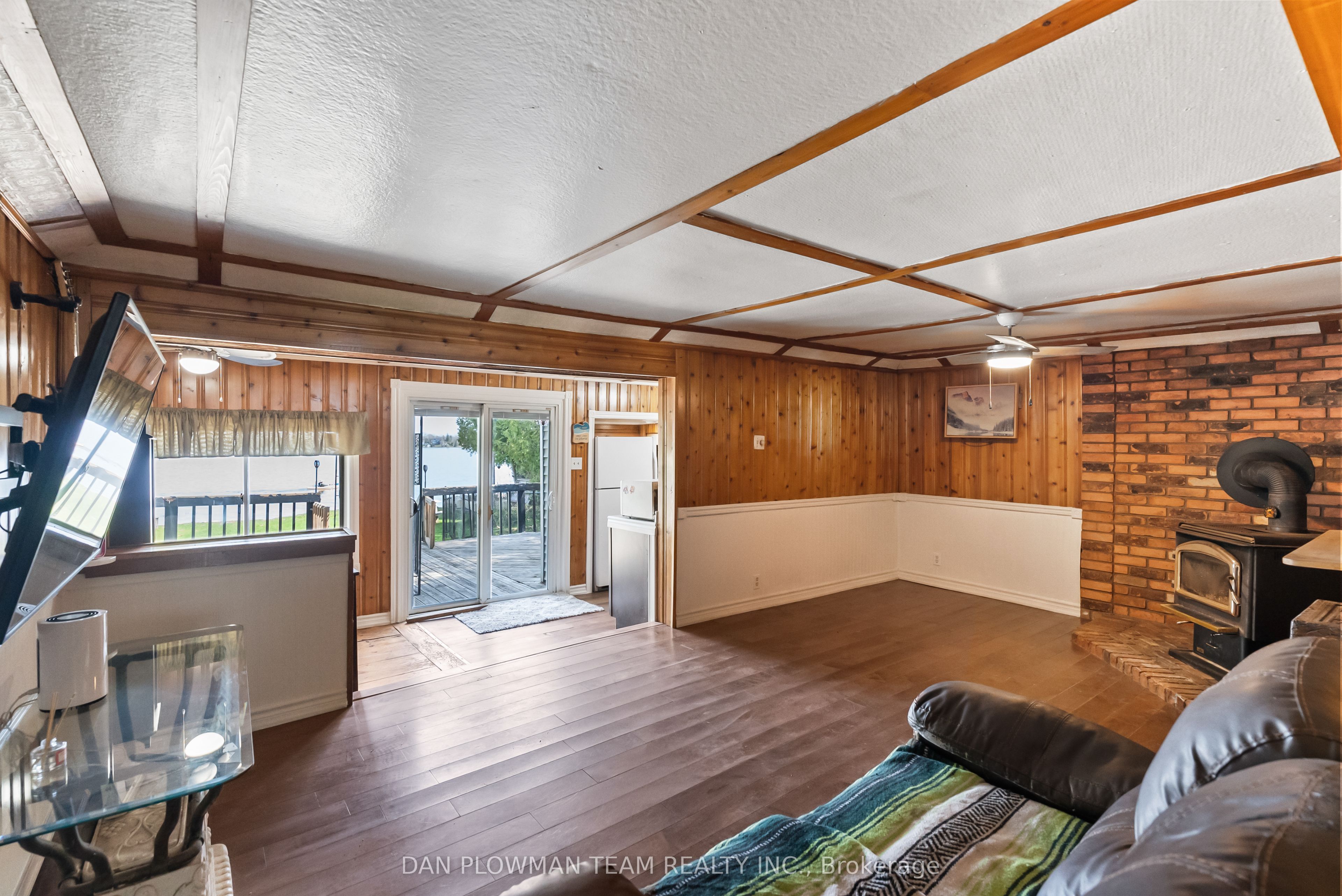 32 Beach Road