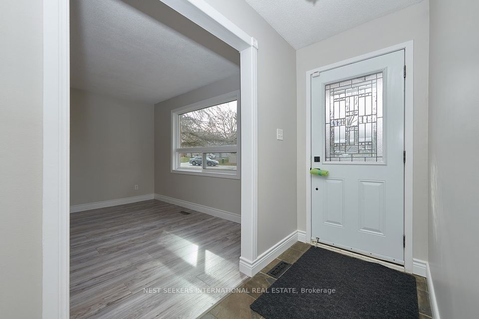 257 Dodson Road, Barrie, ON L4N 4T6