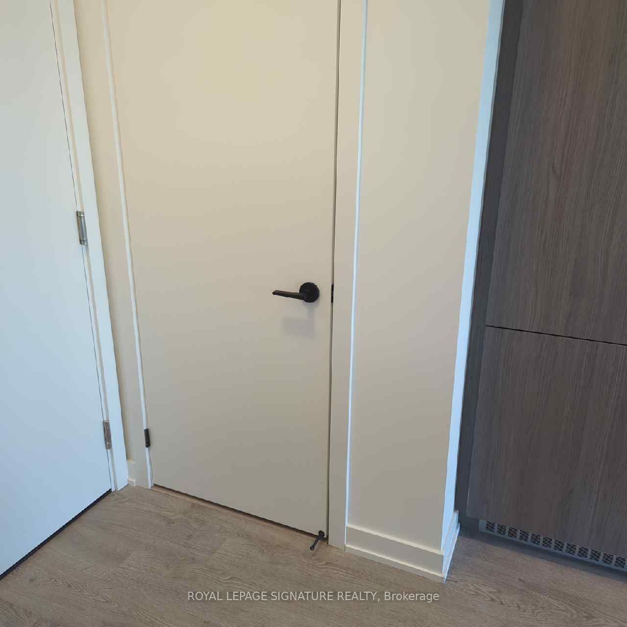 215 Lakeshore Road W, #334